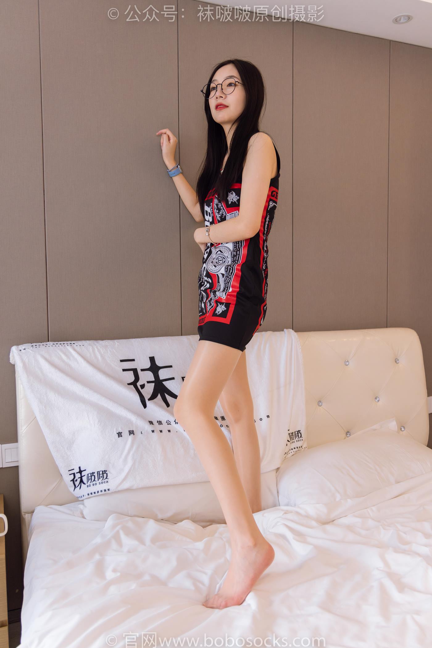 图片[134]-[BoBoSocks袜啵啵]NO.230 小甜豆-两双高跟鞋、板鞋、油亮肉丝、油亮白丝[150P] – 速更版-美库