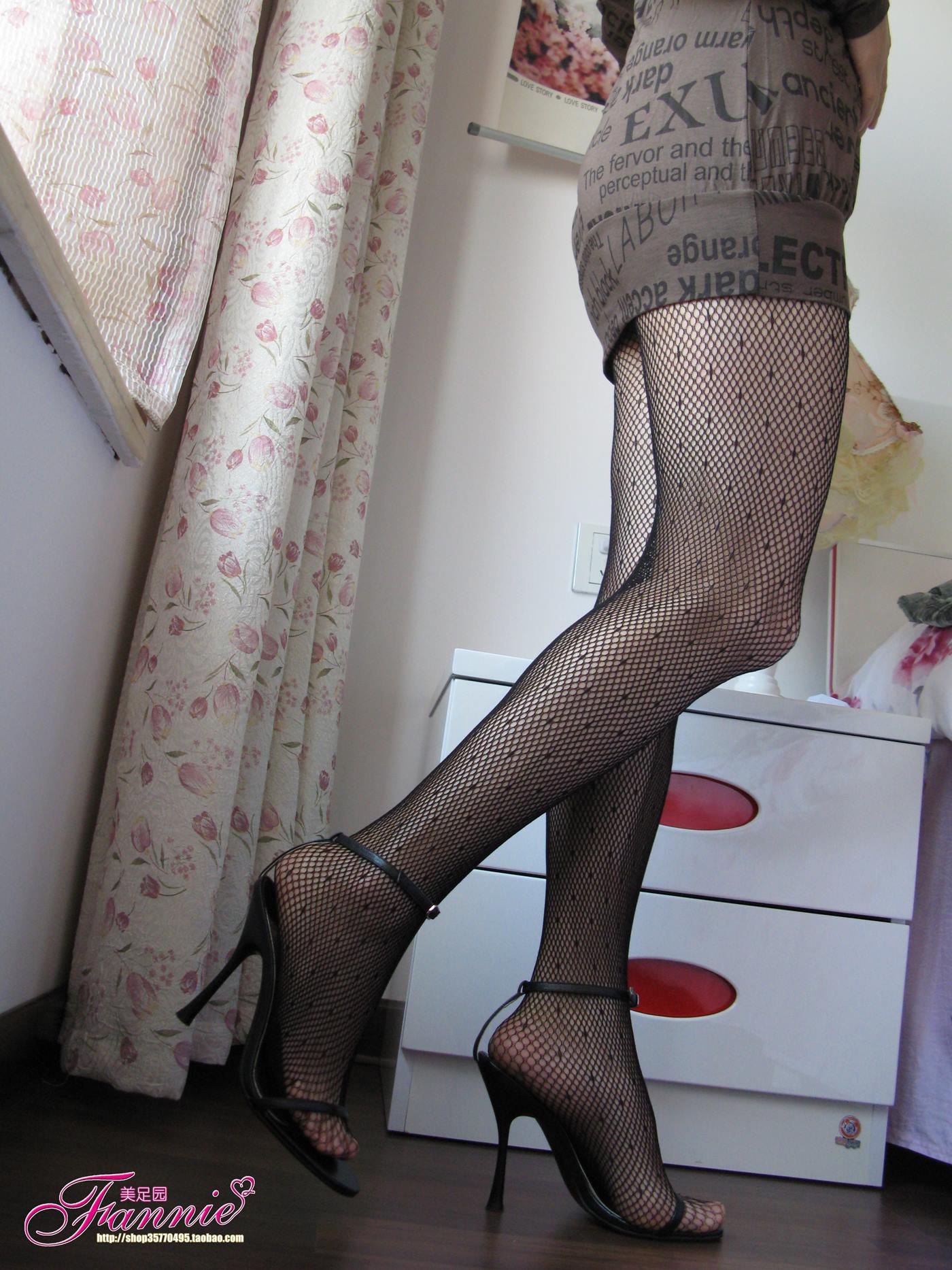 图片[41]-Fannie芬妮每足园 No.110 冬日丝情 黑丝 [80P] – 速更版-美库