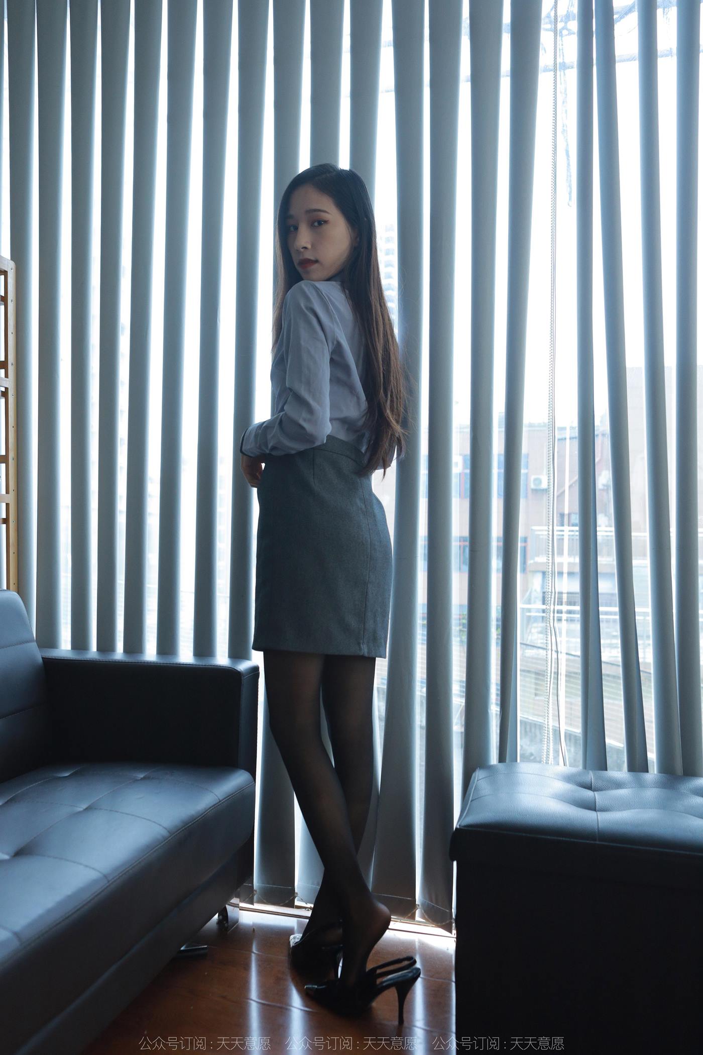 图片[16]-[IESS异思趣向] 2022.11.27 丝享家1281：美子《嘿丝灰裙》[88P] – 速更版-美库