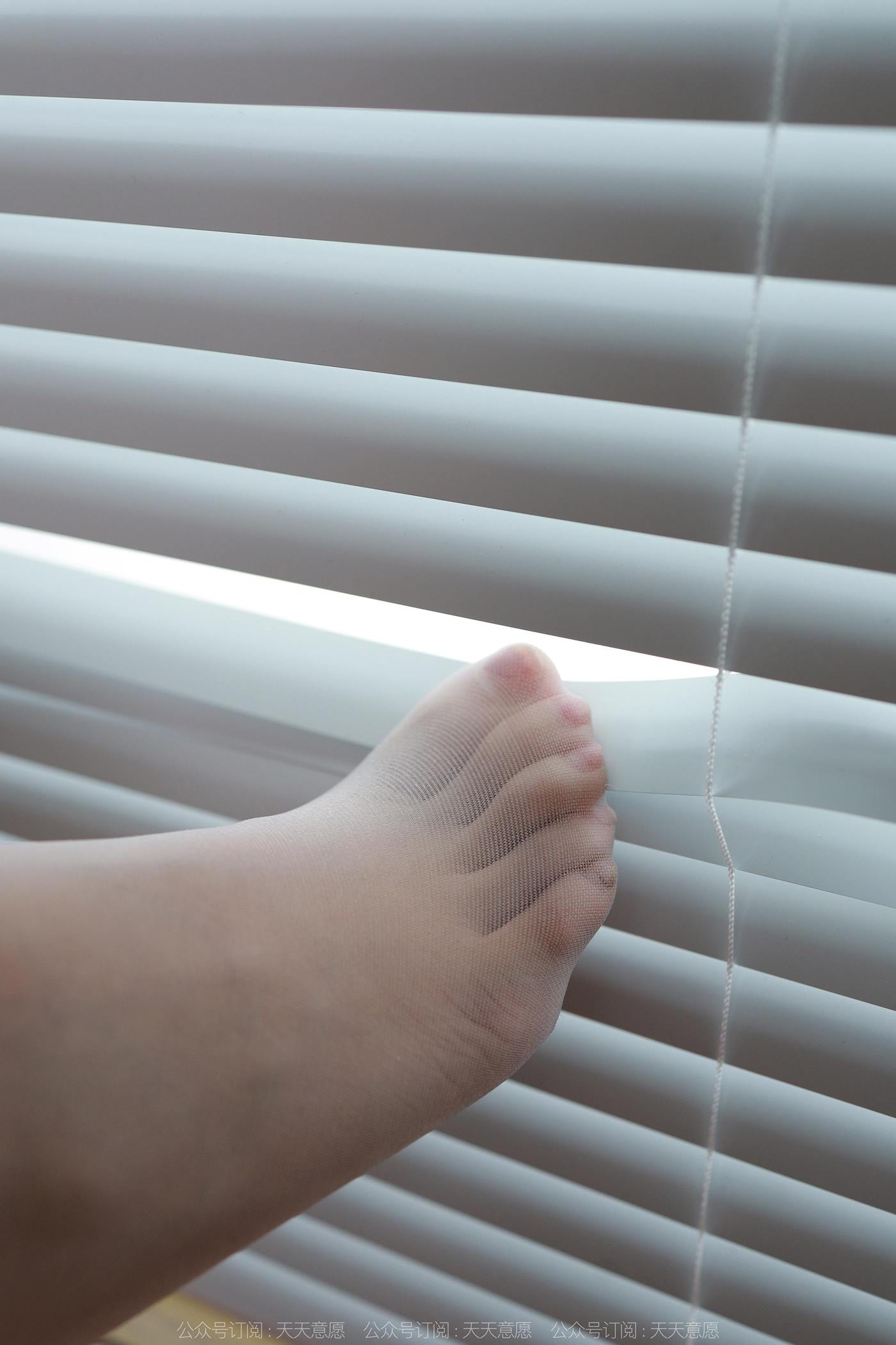 图片[39]-[IESS异思趣向] 2022.12.06 丝享家1290：婉萍《迷人绯红》[93P] – 速更版-美库