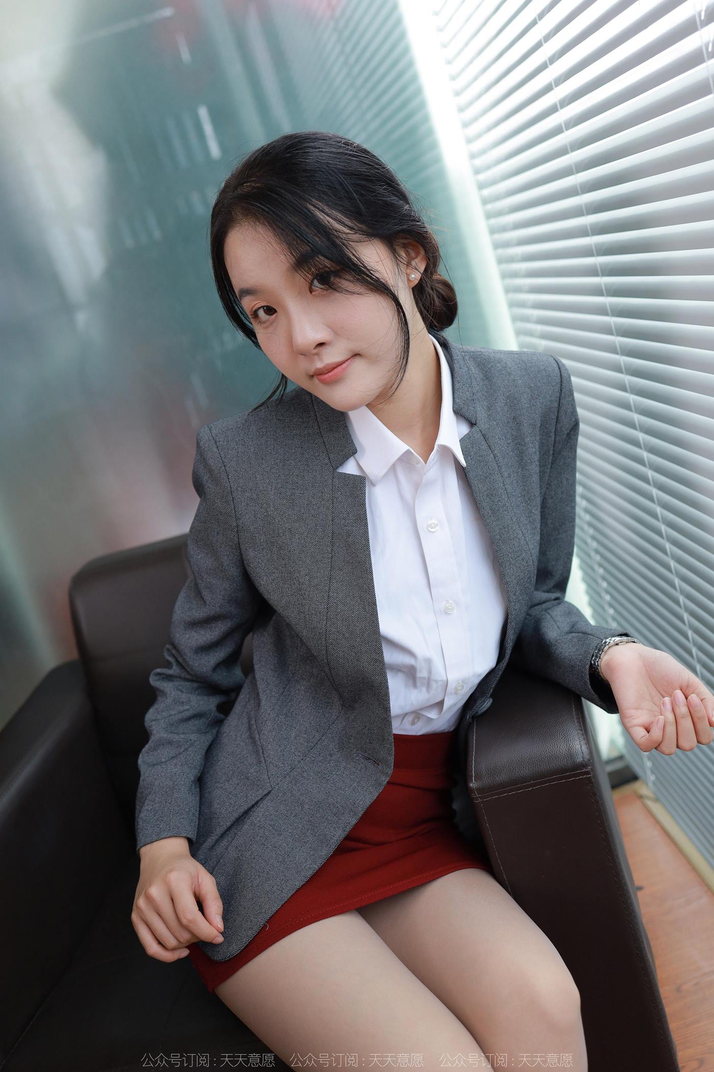 图片[45]-[IESS异思趣向] 2022.12.06 丝享家1290：婉萍《迷人绯红》[93P] – 速更版-美库