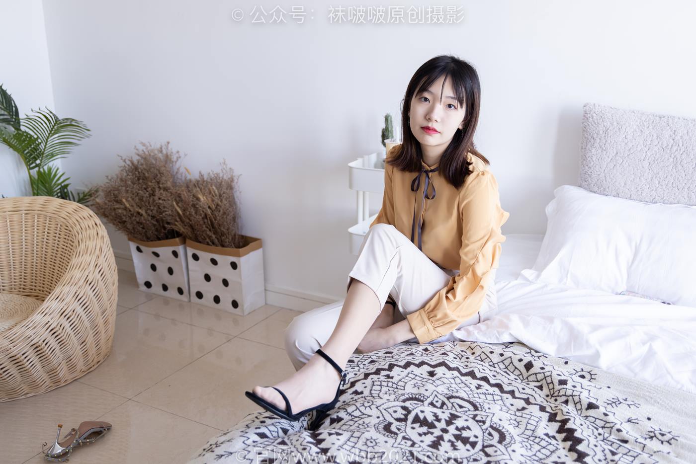 图片[11]-[BoBoSocks袜啵啵]NO.240 小甜豆-三双高跟鞋、肉丝、裸足[154P] – 速更版-美库