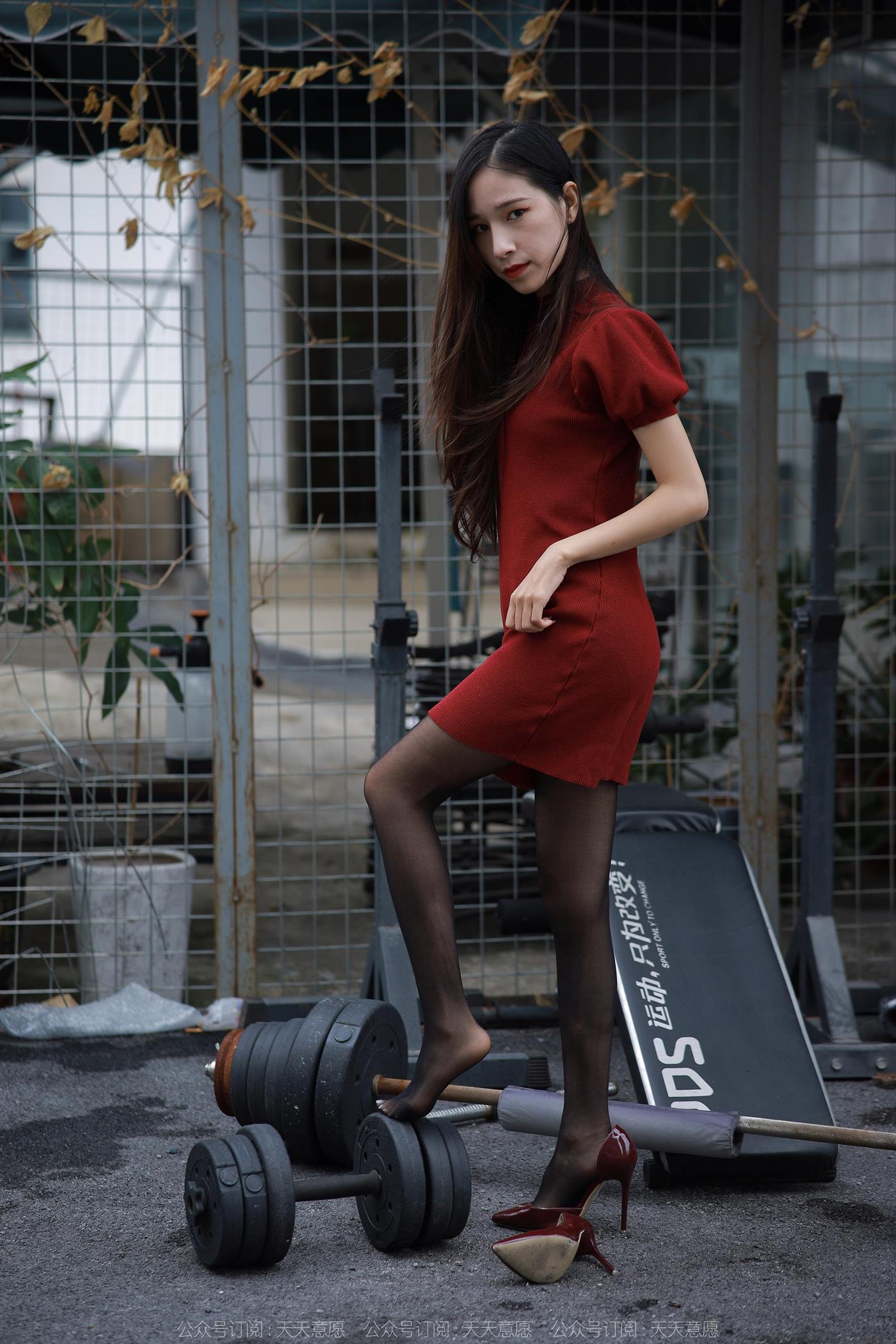 [IESS异思趣向] 2022.12.09 丝享家1293：美子《酒红高跟鞋》[77P] – 速更版-艺库