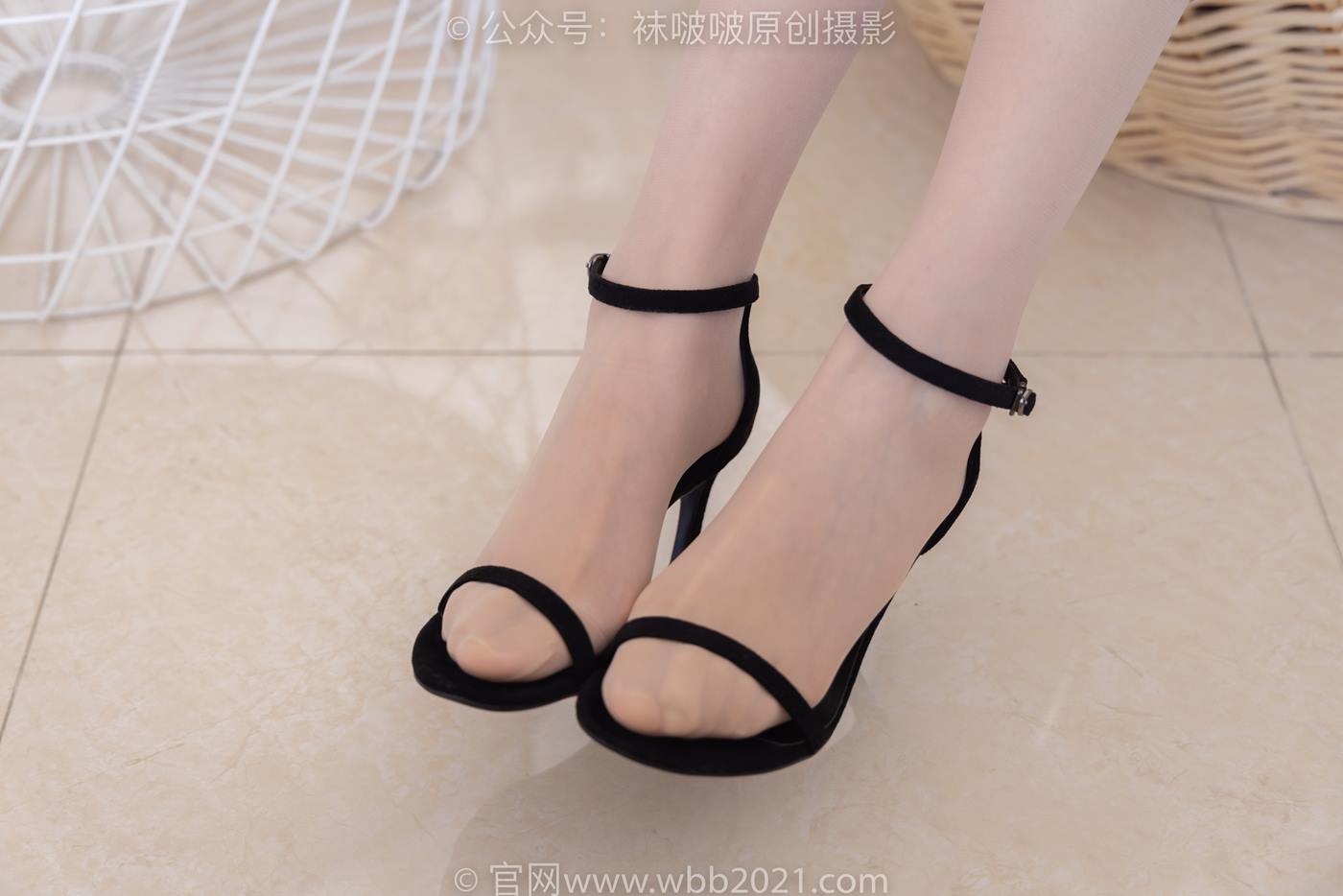 图片[23]-[BoBoSocks袜啵啵]NO.240 小甜豆-三双高跟鞋、肉丝、裸足[154P] – 速更版-美库