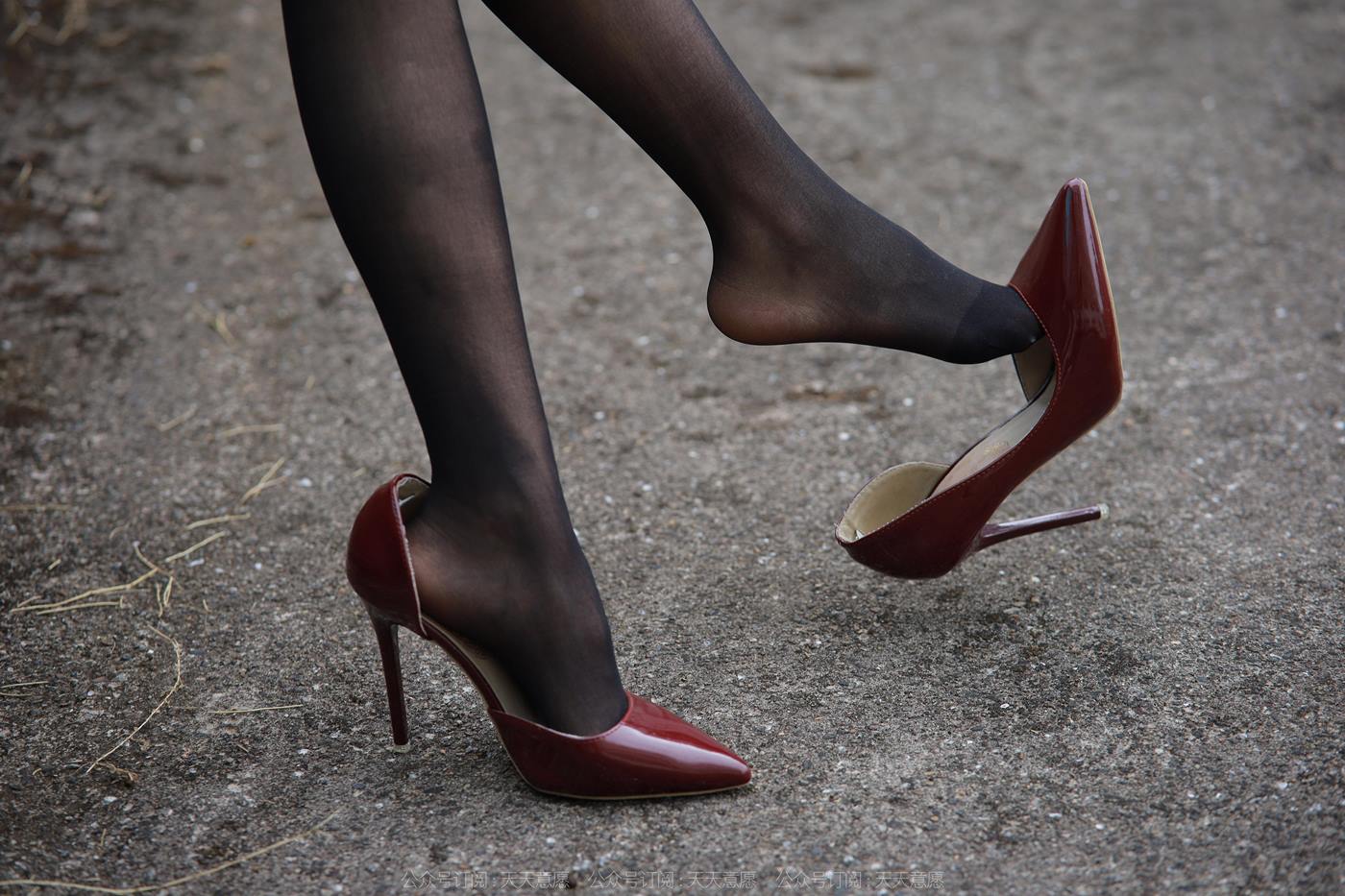 图片[49]-[IESS异思趣向] 2022.12.09 丝享家1293：美子《酒红高跟鞋》[77P] – 速更版-美库