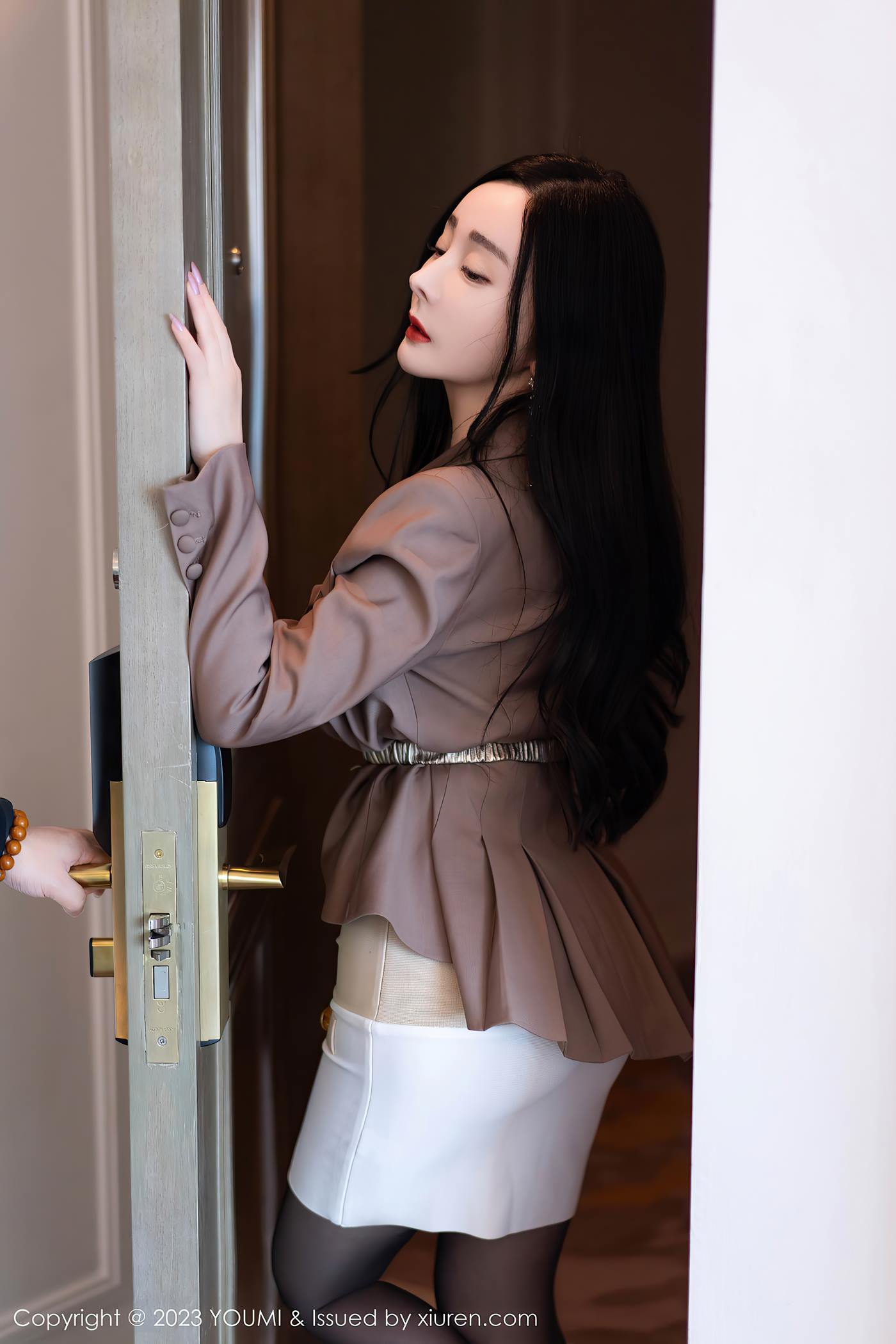 图片[23]-[YOUMI尤蜜荟] 2023.06.12 VOL.950 允爾 短裙美臀[30P] – 速更版-美库