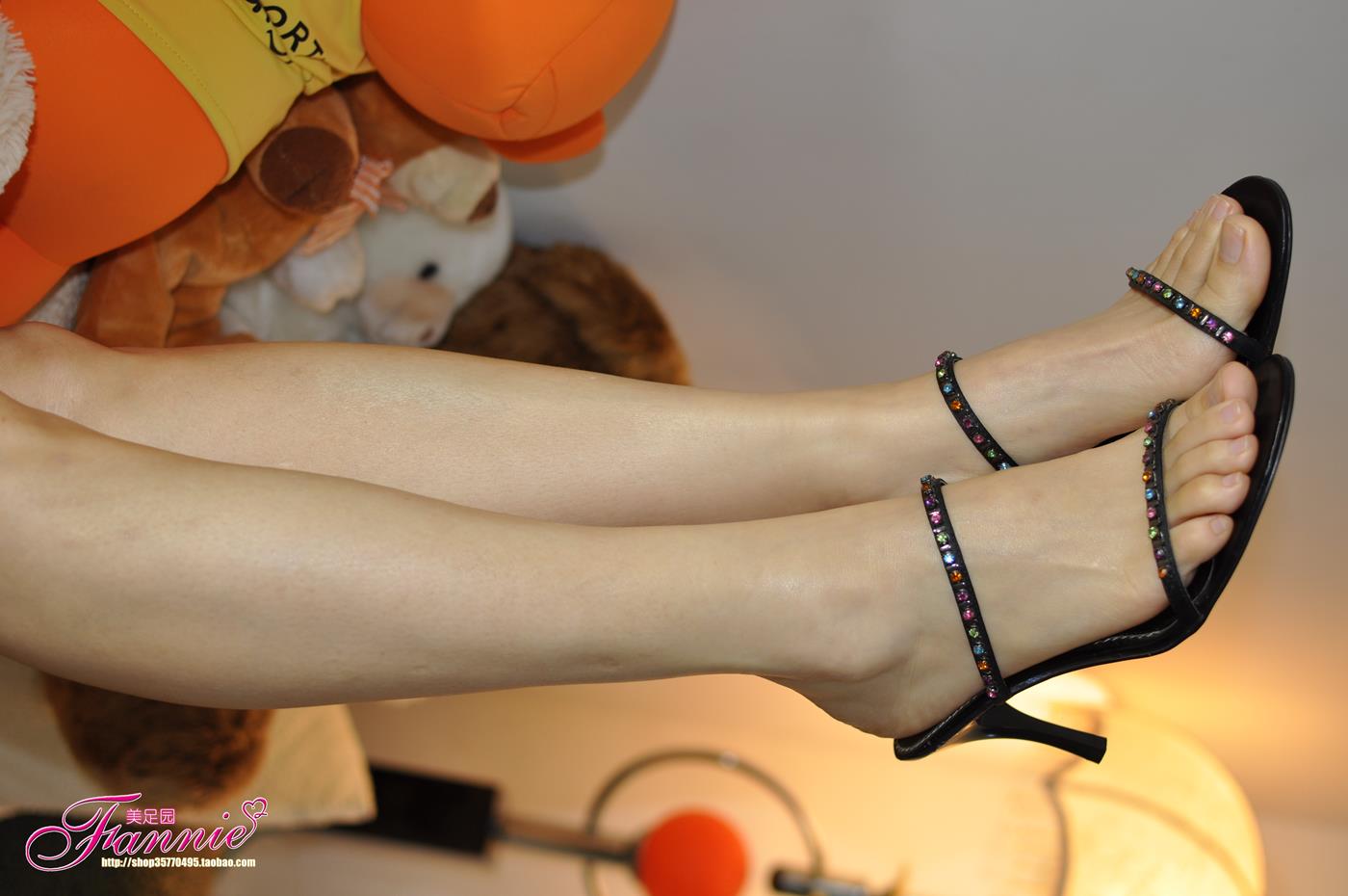 图片[16]-Fannie芬妮每足园 No.116 冬夜裸足高跟3 [57P] – 速更版-美库