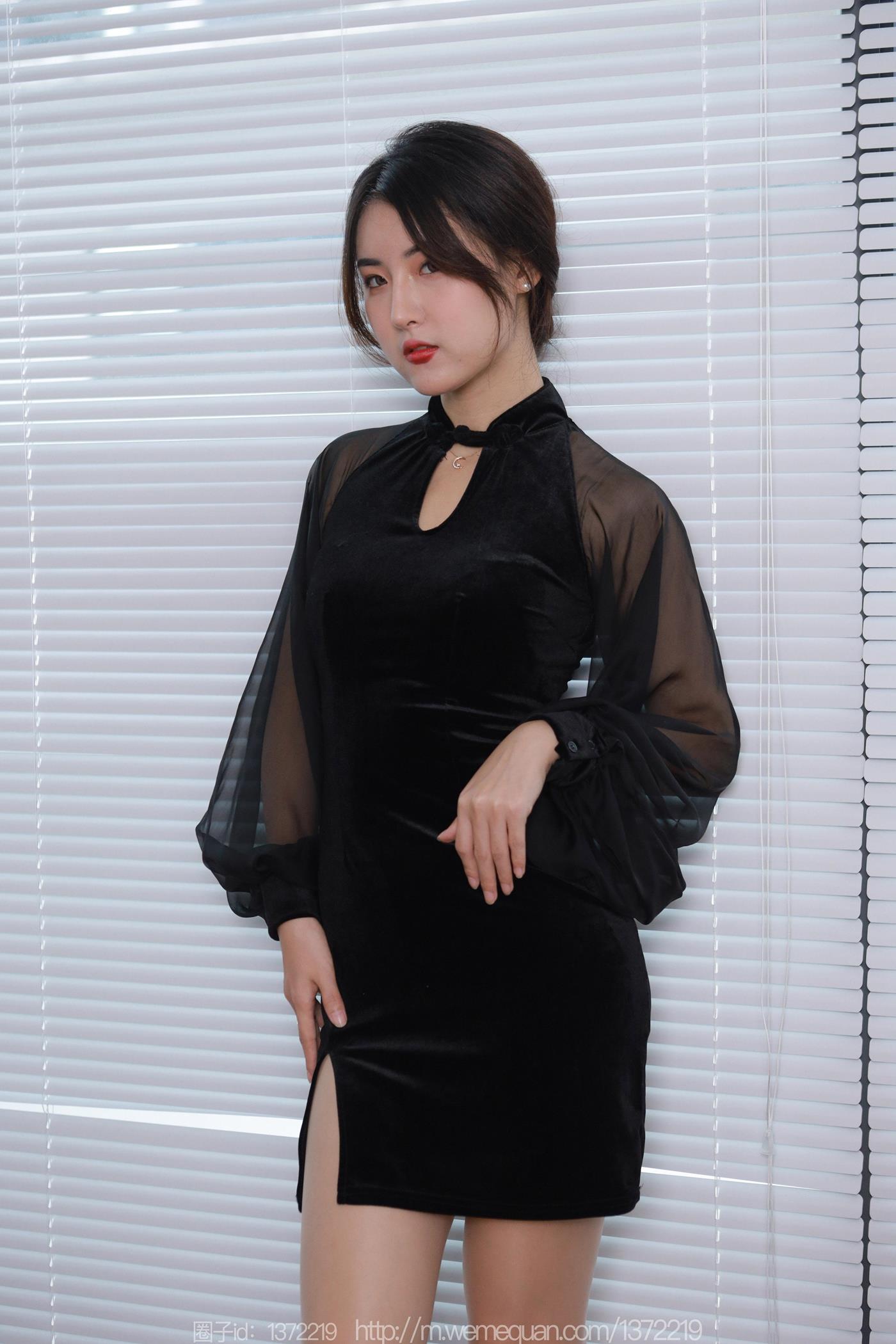 图片[29]-[IESS异思趣向] 2022.12.15 丝享家1299：小宝《黑色旗袍白纸扇》[86P] – 速更版-美库