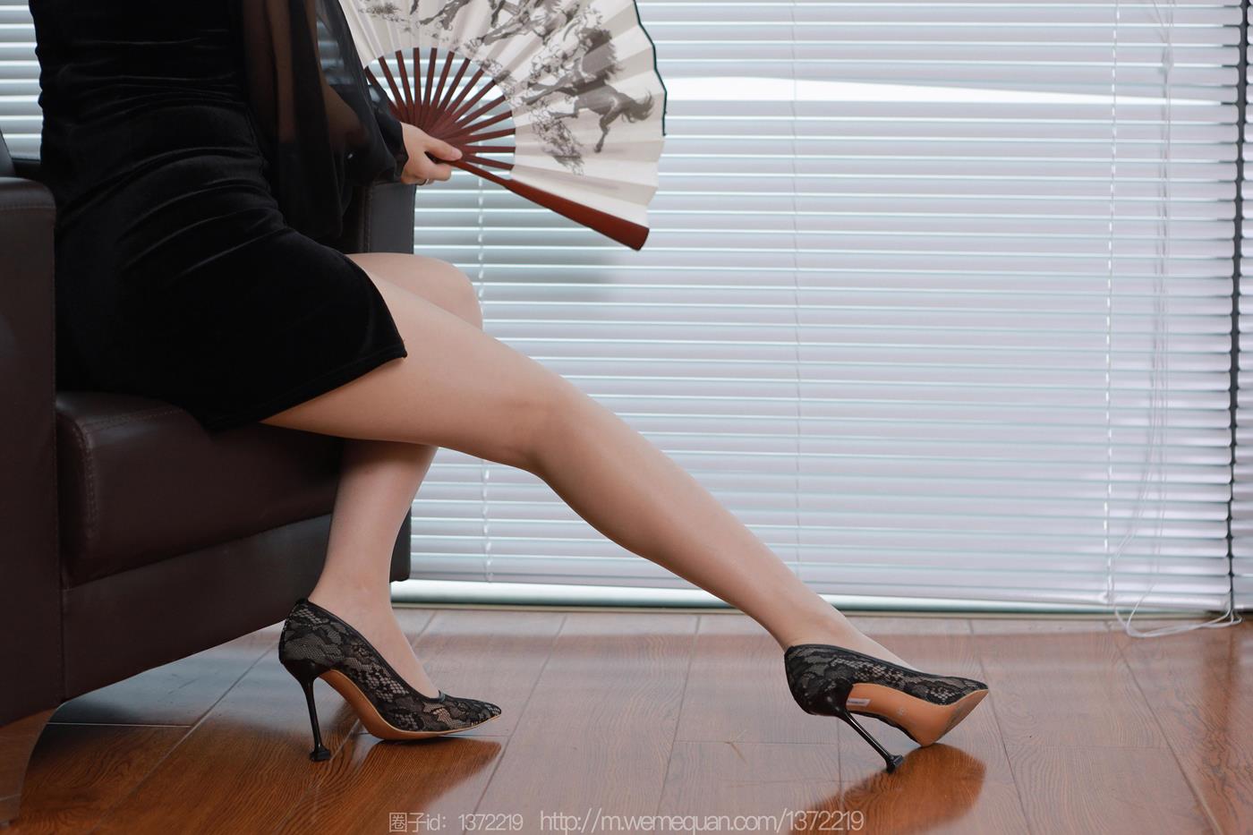 图片[50]-[IESS异思趣向] 2022.12.15 丝享家1299：小宝《黑色旗袍白纸扇》[86P] – 速更版-美库