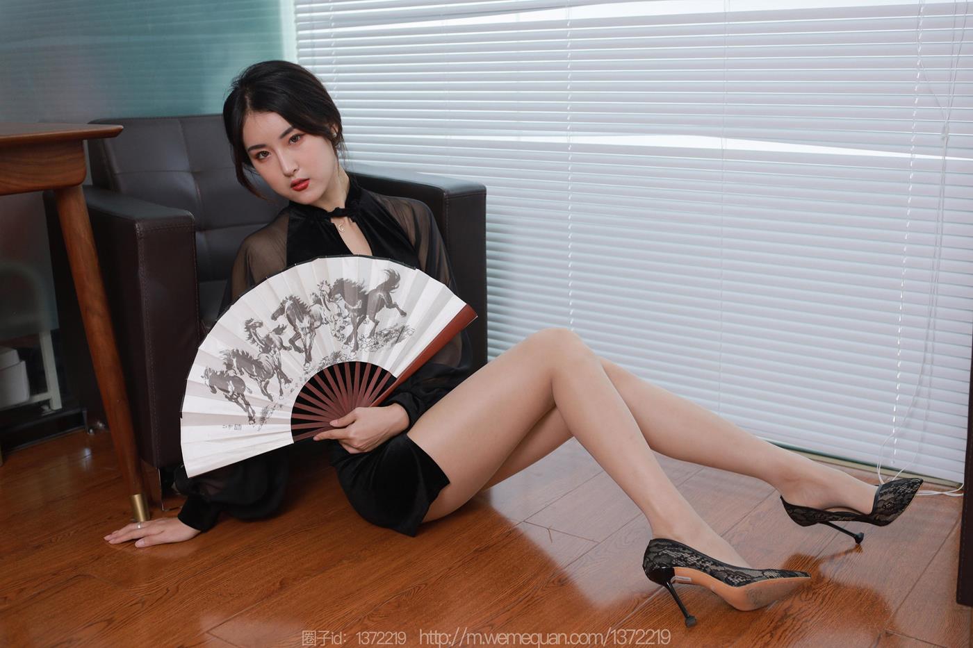图片[63]-[IESS异思趣向] 2022.12.15 丝享家1299：小宝《黑色旗袍白纸扇》[86P] – 速更版-美库