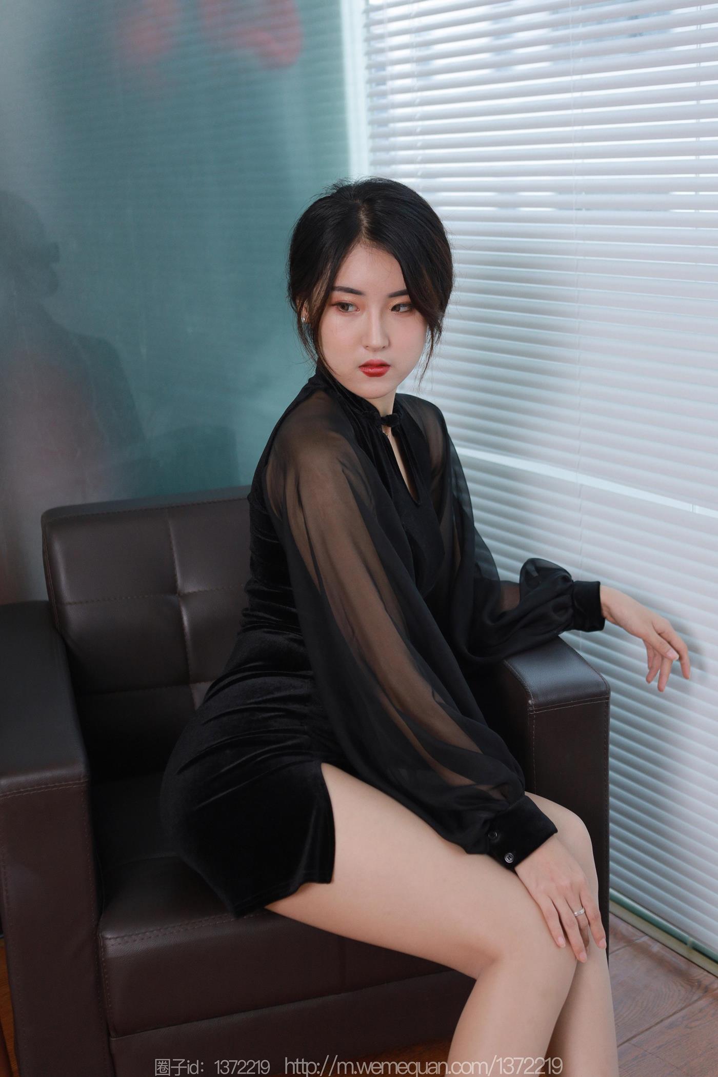 图片[86]-[IESS异思趣向] 2022.12.15 丝享家1299：小宝《黑色旗袍白纸扇》[86P] – 速更版-美库