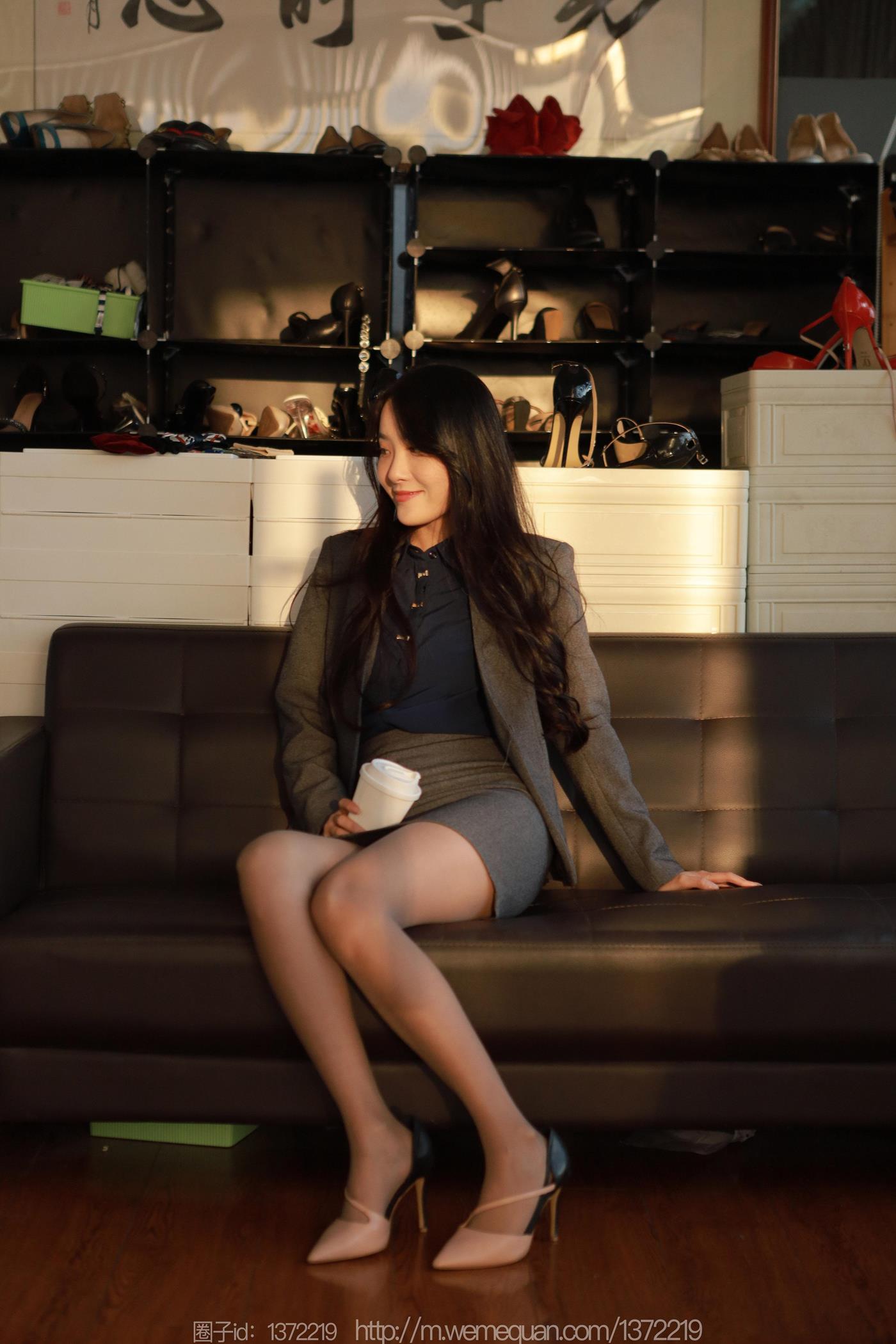 图片[23]-[IESS异思趣向] 2022.12.17 丝享家1301：婉萍《温柔OL风》[88P] – 速更版-美库