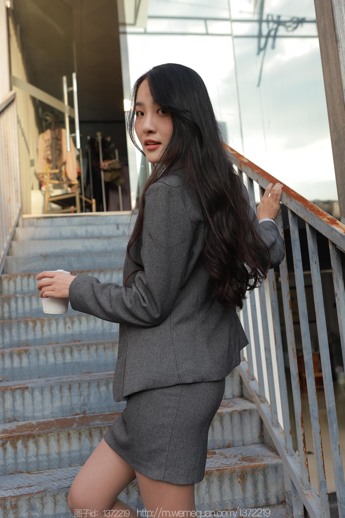 图片[80]-[IESS异思趣向] 2022.12.17 丝享家1301：婉萍《温柔OL风》[88P] – 速更版-美库