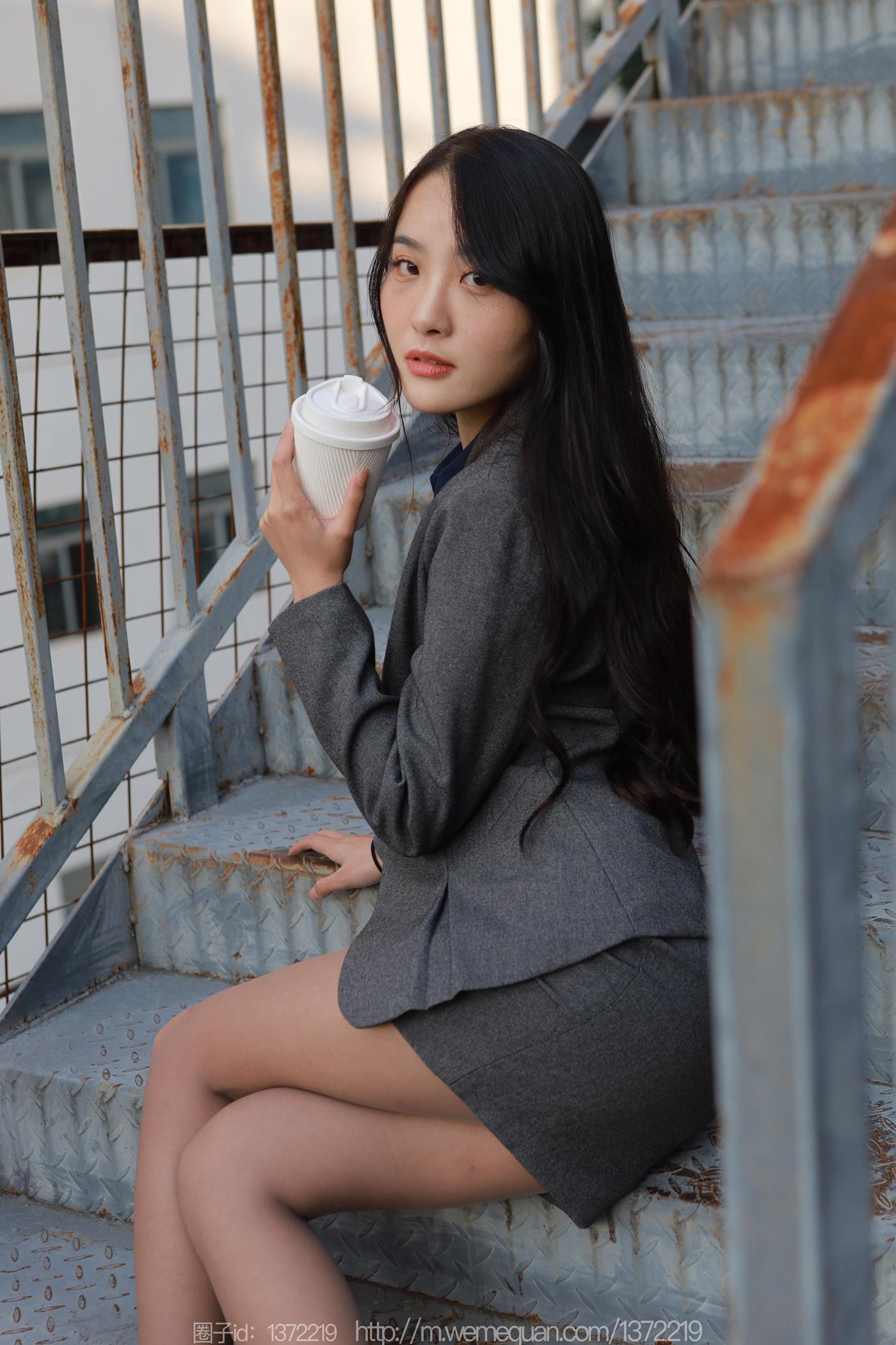 图片[84]-[IESS异思趣向] 2022.12.17 丝享家1301：婉萍《温柔OL风》[88P] – 速更版-美库