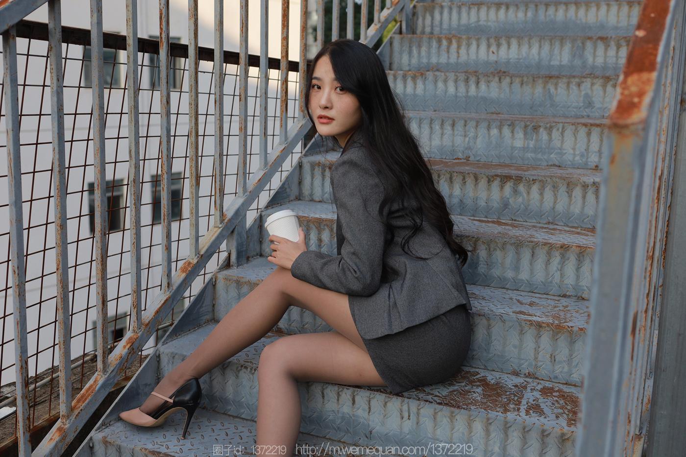 图片[88]-[IESS异思趣向] 2022.12.17 丝享家1301：婉萍《温柔OL风》[88P] – 速更版-美库