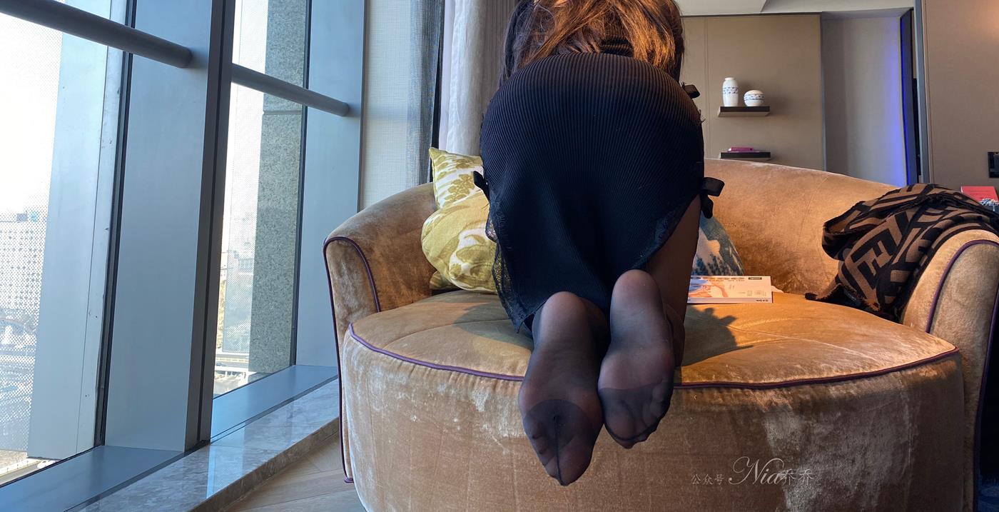 图片[13]-安乔乔  年会过后 [76P] – 速更版-美库