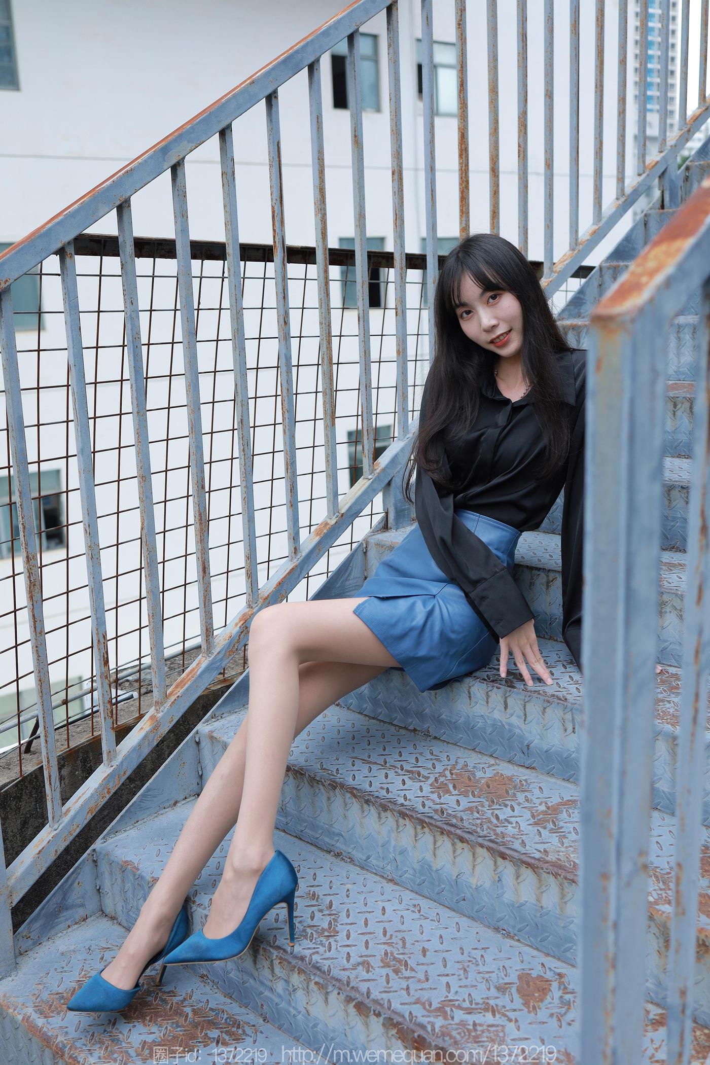 图片[78]-[IESS异思趣向] 2022.12.18 丝享家1302：团团《迷人的蓝色》[84P] – 速更版-美库