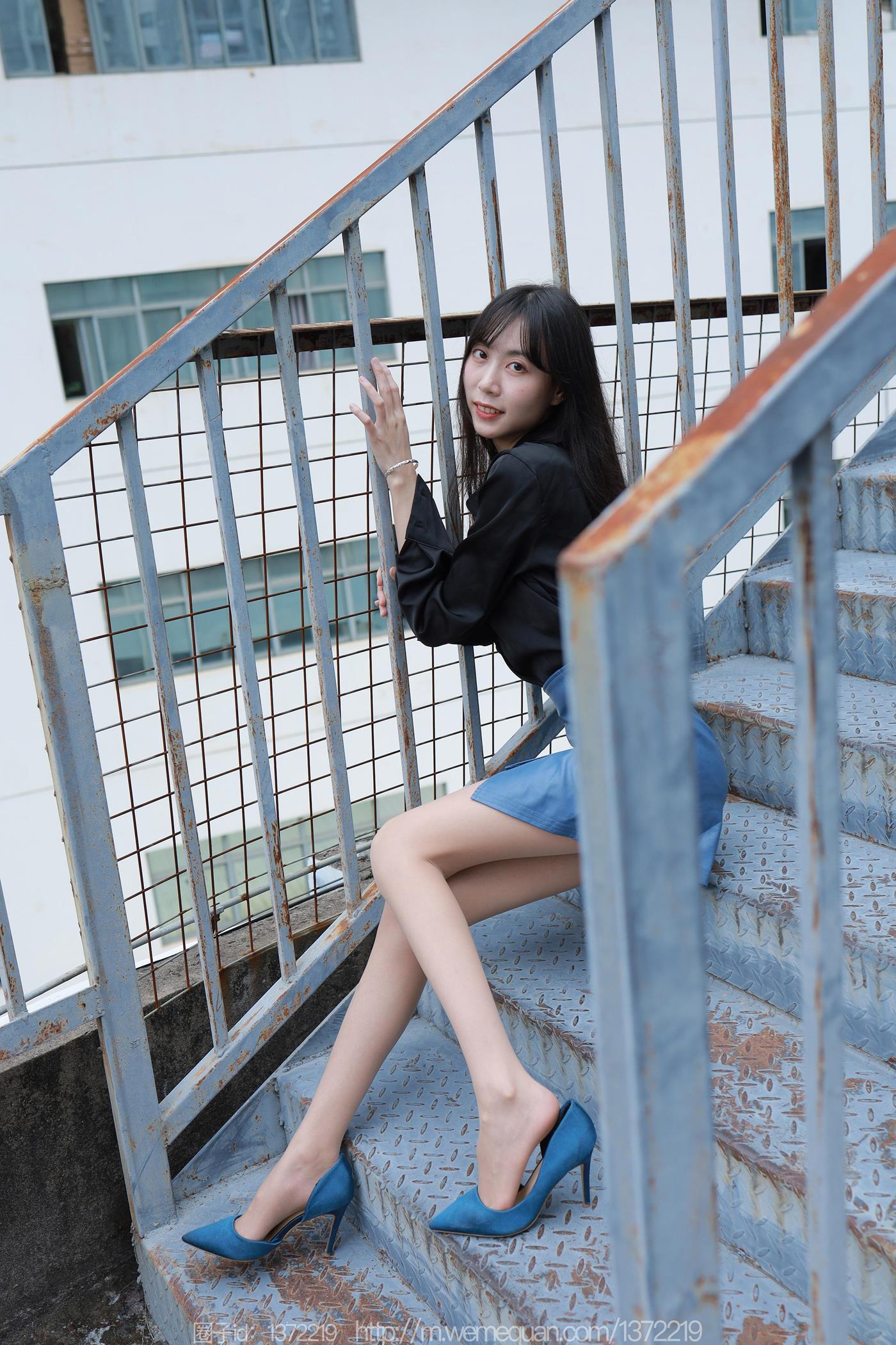 图片[81]-[IESS异思趣向] 2022.12.18 丝享家1302：团团《迷人的蓝色》[84P] – 速更版-美库