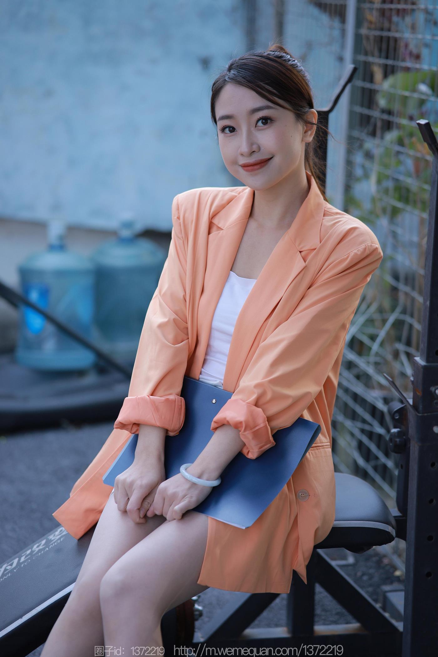 图片[26]-[IESS异思趣向] 2022.12.19 丝享家1303：小婕《橙色外套》[88P] – 速更版-美库