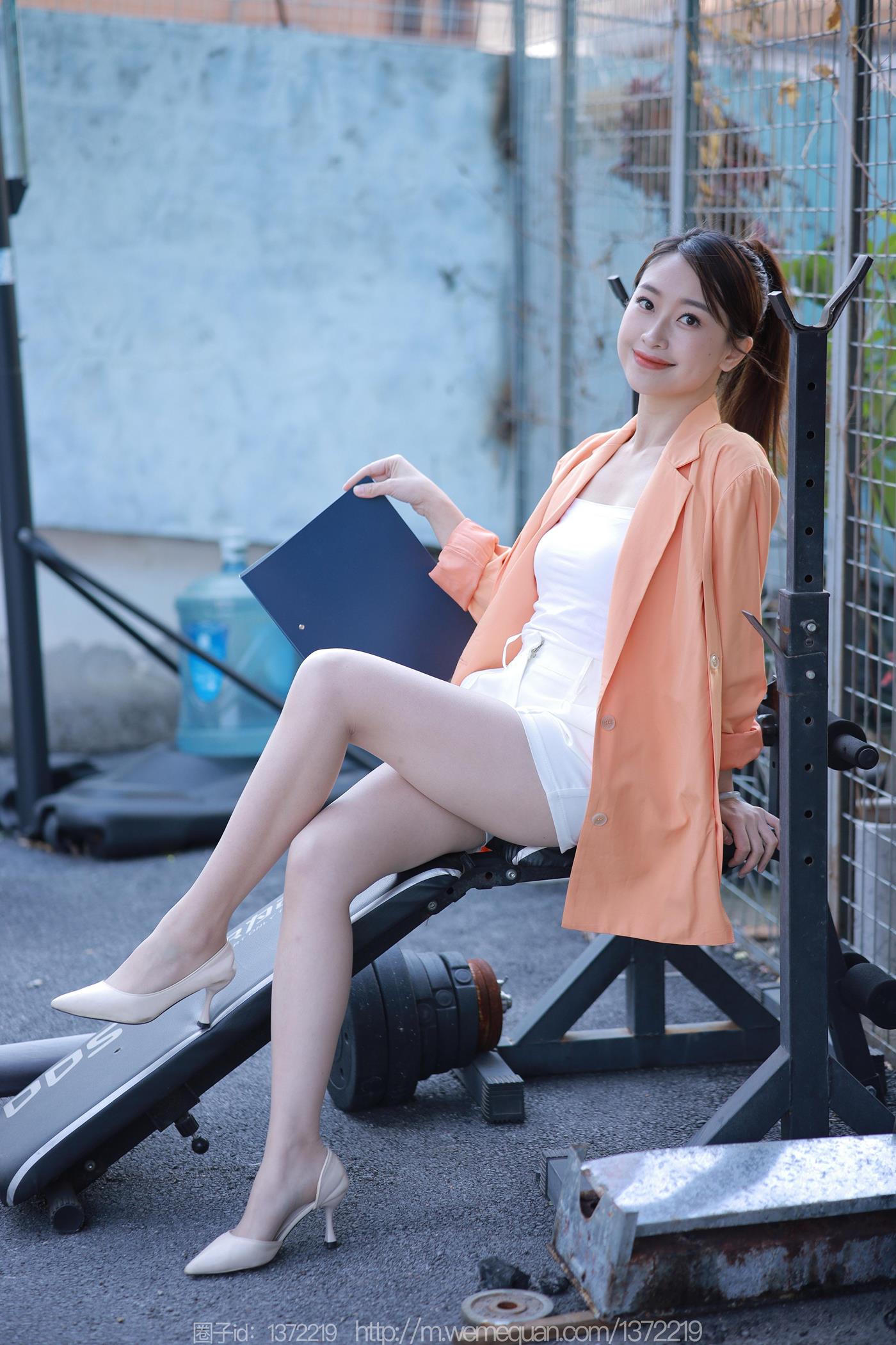 图片[36]-[IESS异思趣向] 2022.12.19 丝享家1303：小婕《橙色外套》[88P] – 速更版-美库