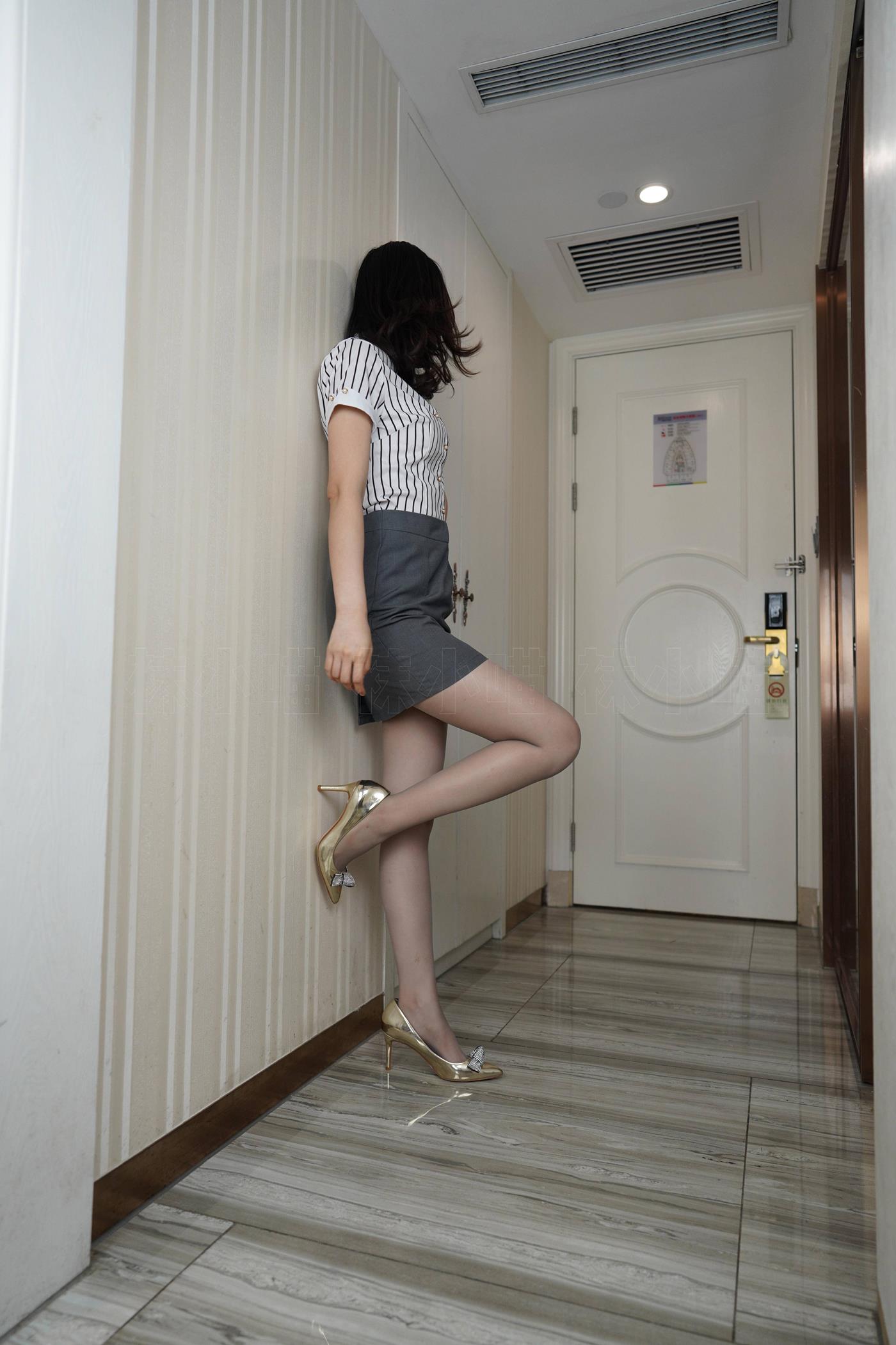 图片[10]-[KittyWawa袜小喵] KT308《照镜子》[75P] – 速更版-美库