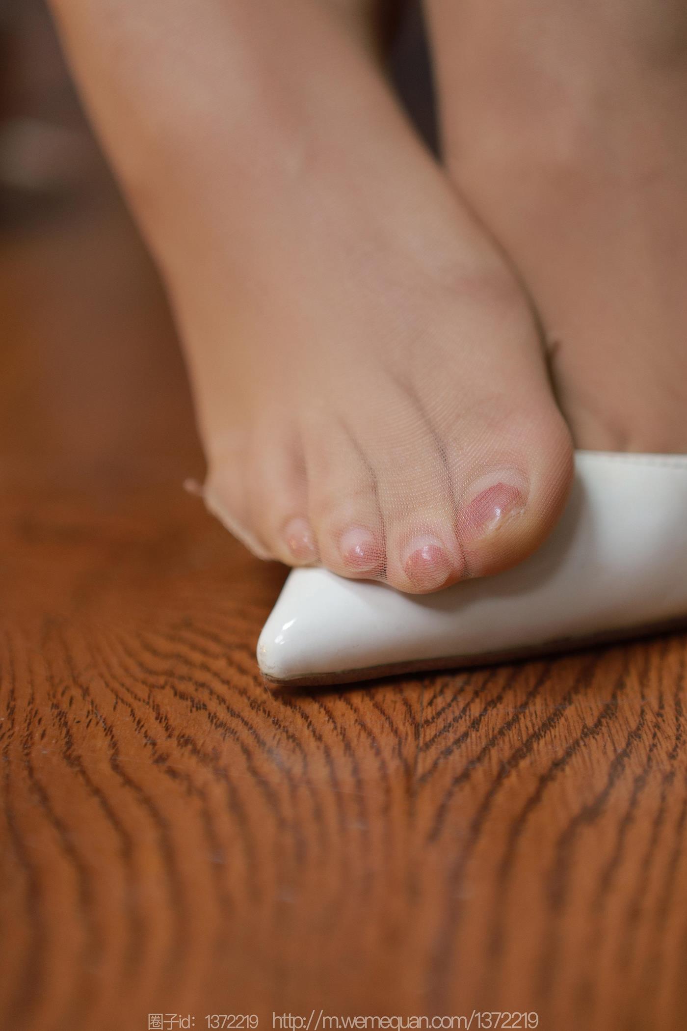 图片[24]-[IESS异思趣向] 2022.12.21 丝享家1305：婉萍《白色高跟鞋》[90P] – 速更版-美库