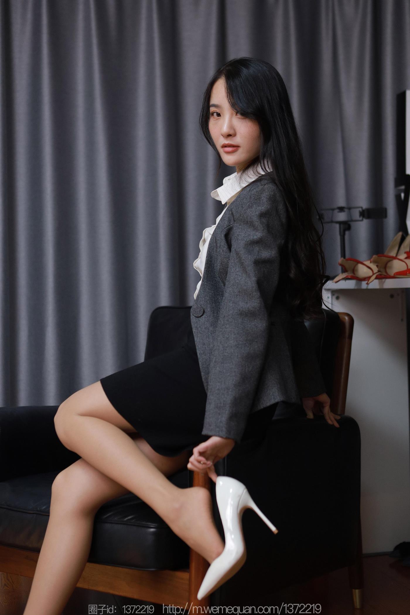 图片[82]-[IESS异思趣向] 2022.12.21 丝享家1305：婉萍《白色高跟鞋》[90P] – 速更版-美库