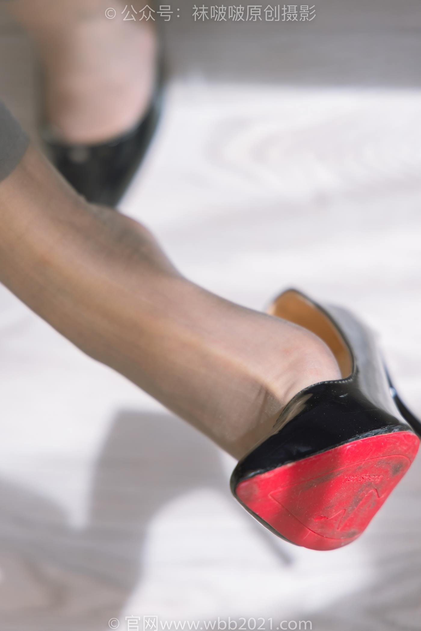 图片[27]-[BoBoSocks袜啵啵]NO.245 小甜豆-高跟鞋、短灰丝、半蹲镜头较多 [156P] – 速更版-美库