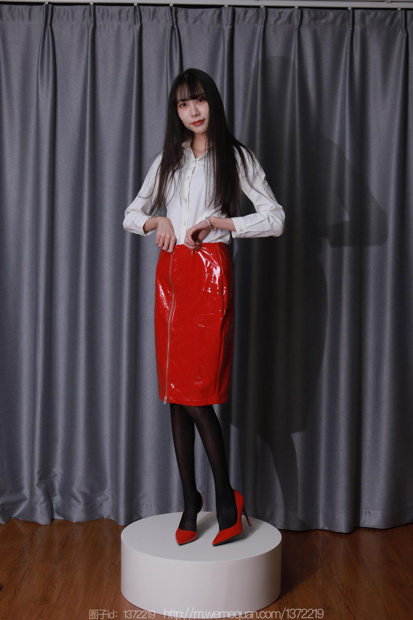 图片[15]-[IESS异思趣向] 2022.12.25 丝享家1309：团团《红色姓感漆皮黑丝》[89P] – 速更版-美库