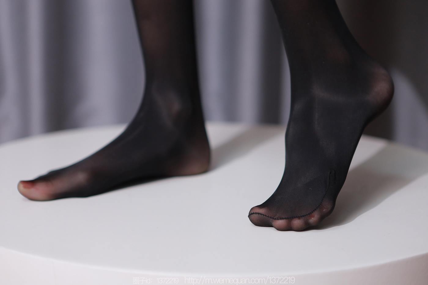 图片[28]-[IESS异思趣向] 2022.12.25 丝享家1309：团团《红色姓感漆皮黑丝》[89P] – 速更版-美库