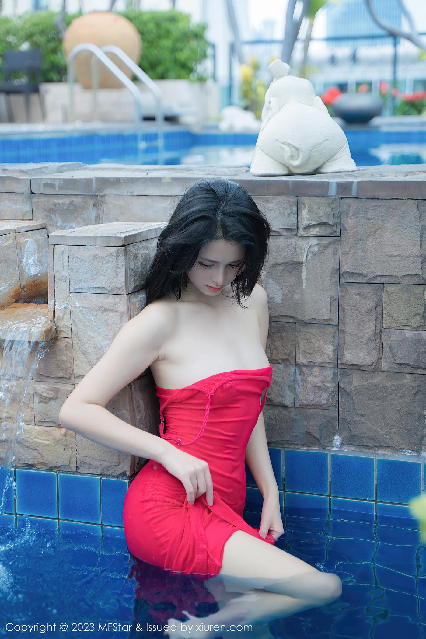 图片[15]-[MFStar模范学院] 2023.06.26 VOL.629 艾希儿 吊带裙美腿[30P] – 速更版-美库