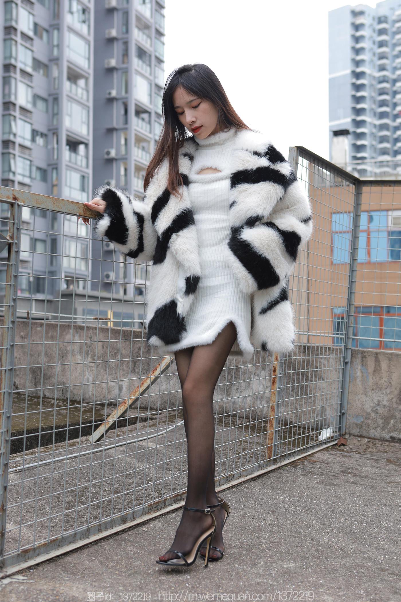 图片[32]-[IESS异思趣向] 2022.12.29 丝享家1313：美子《冬季穿搭》[88P] – 速更版-美库