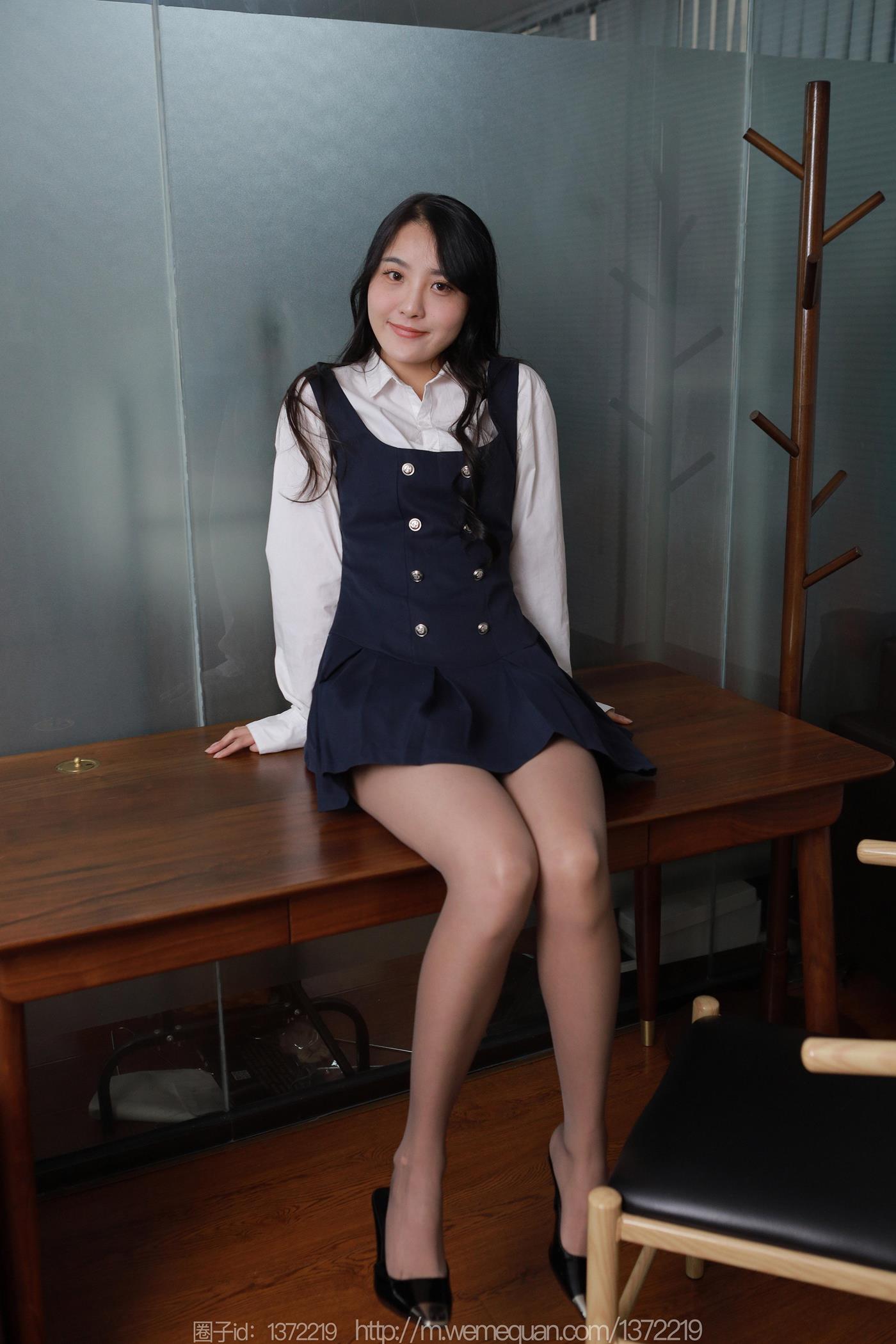 图片[76]-[IESS异思趣向] 2023.01.02 丝享家1317：婉萍《学苑短裙》[79P] – 速更版-美库