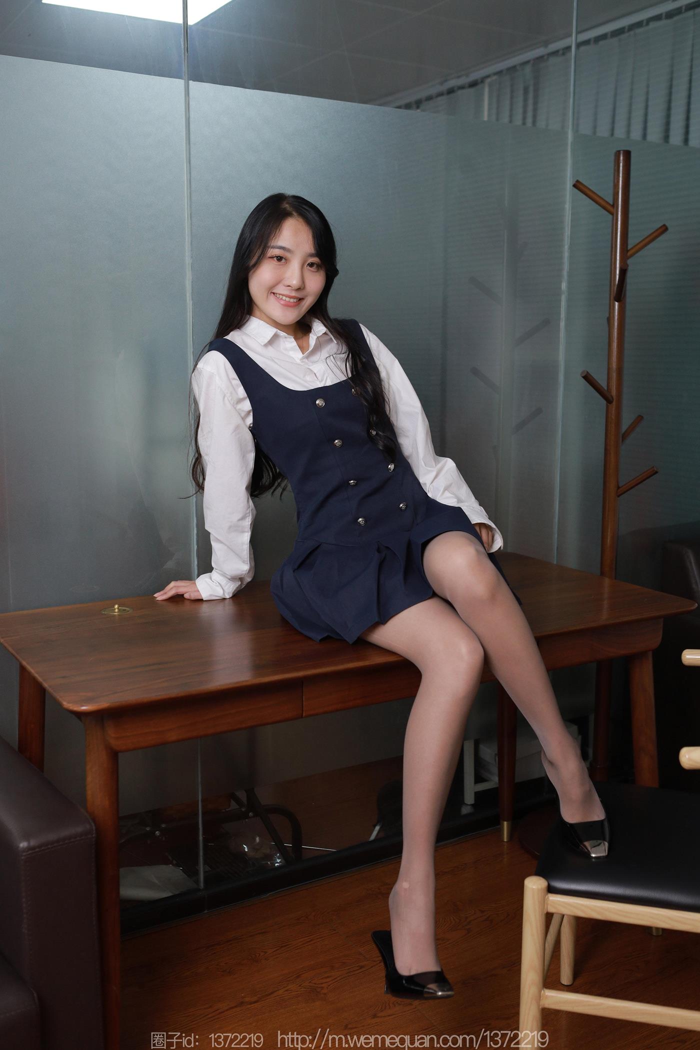 图片[78]-[IESS异思趣向] 2023.01.02 丝享家1317：婉萍《学苑短裙》[79P] – 速更版-美库