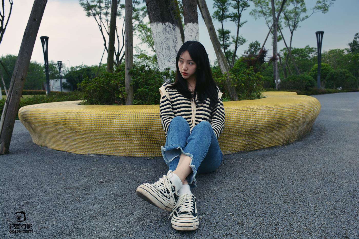 图片[13]-[织梦映像]NO.016 少女牛仔裤草地白袜[80P] – 速更版-美库