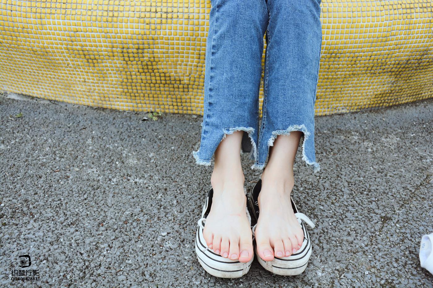 图片[22]-[织梦映像]NO.016 少女牛仔裤草地白袜[80P] – 速更版-美库