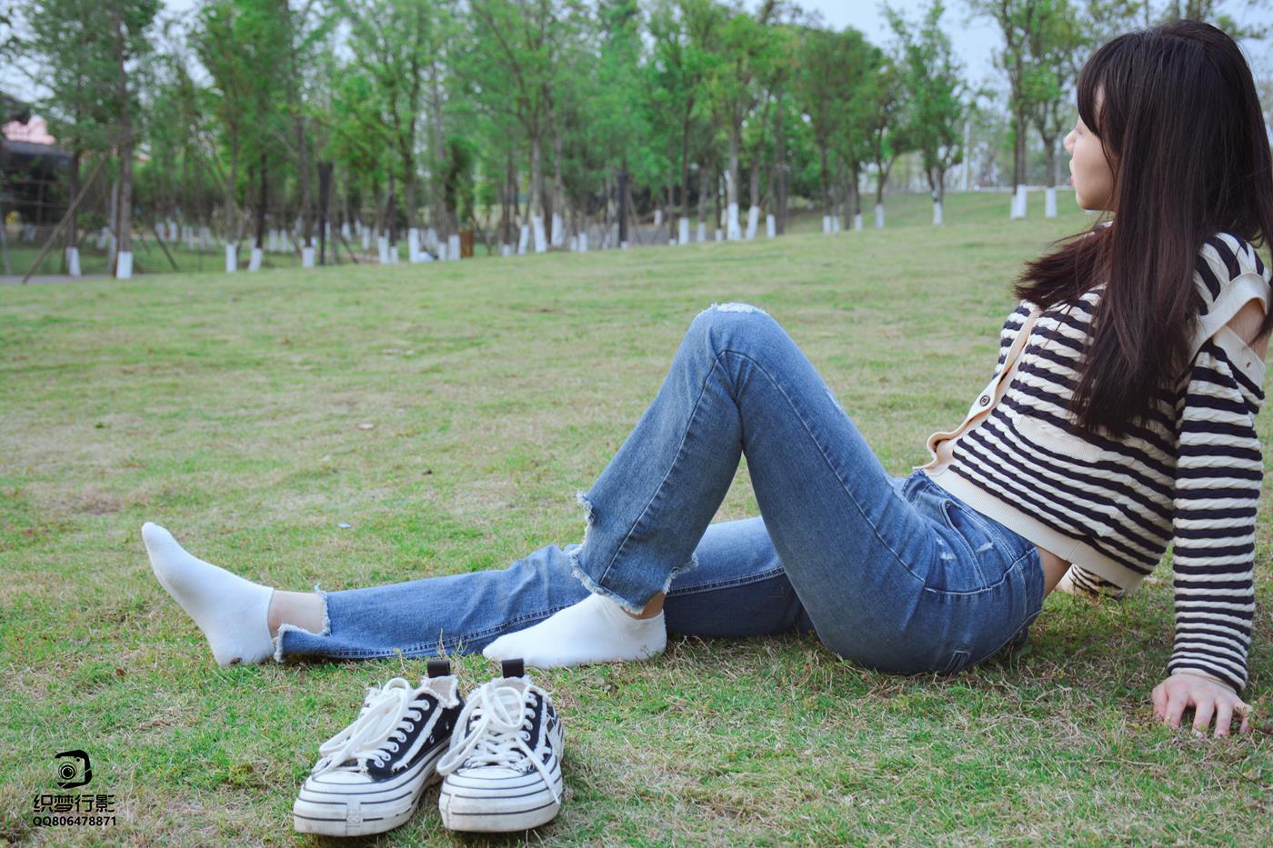 图片[40]-[织梦映像]NO.016 少女牛仔裤草地白袜[80P] – 速更版-美库
