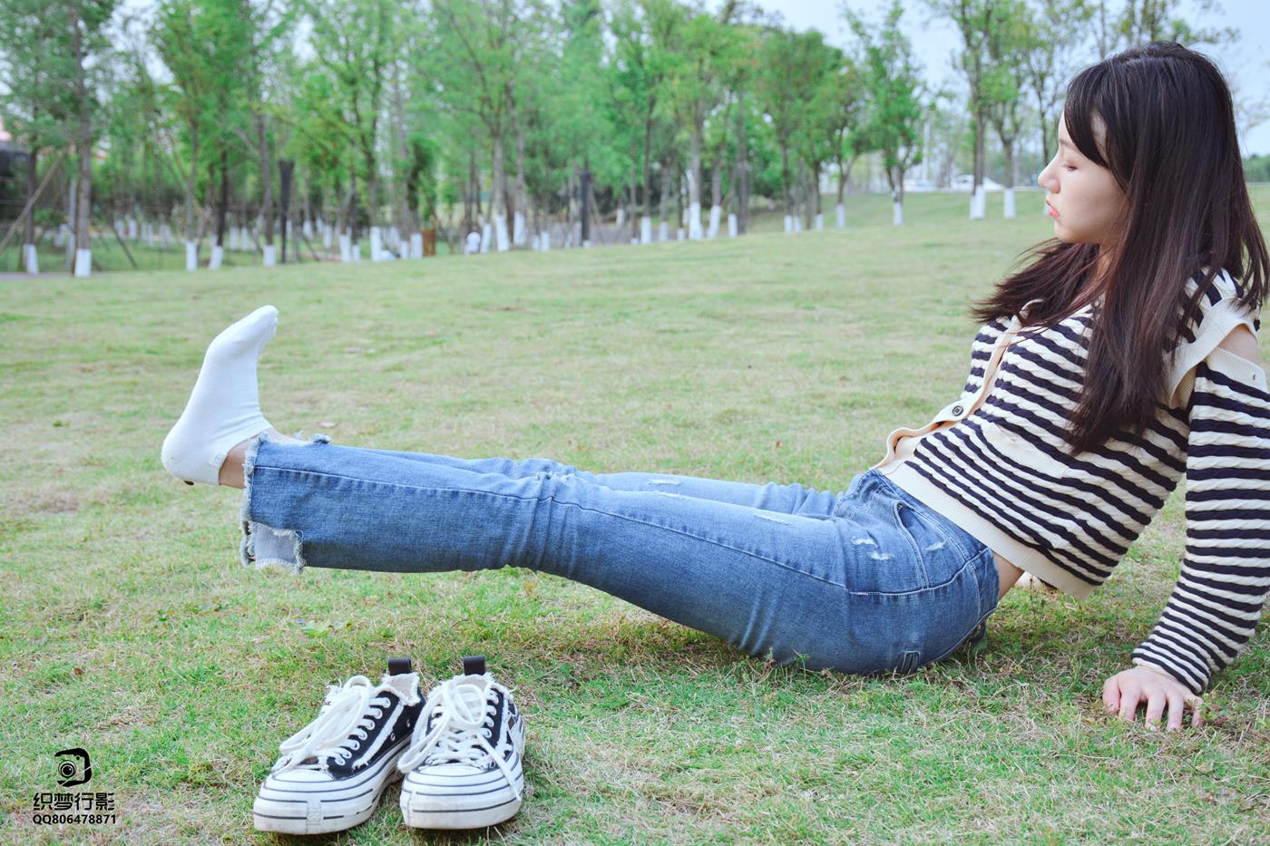 图片[42]-[织梦映像]NO.016 少女牛仔裤草地白袜[80P] – 速更版-美库
