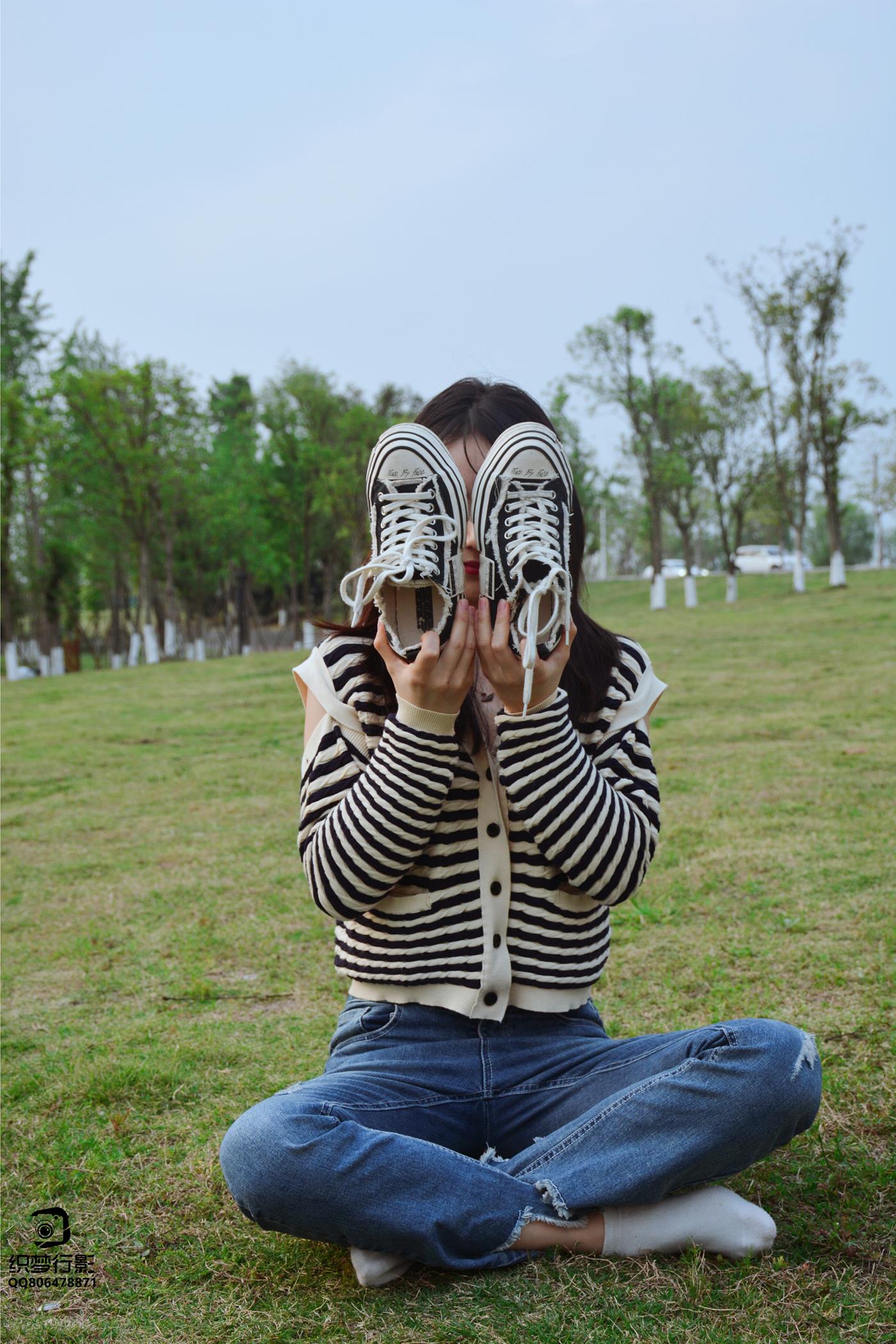 图片[43]-[织梦映像]NO.016 少女牛仔裤草地白袜[80P] – 速更版-美库