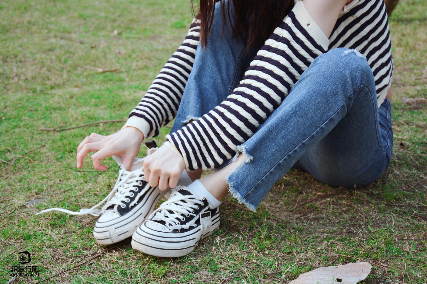 图片[47]-[织梦映像]NO.016 少女牛仔裤草地白袜[80P] – 速更版-美库