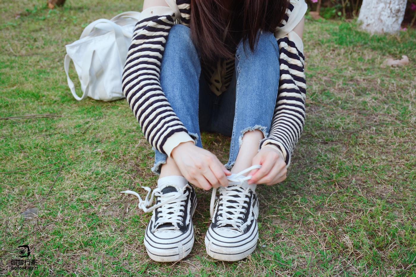 图片[49]-[织梦映像]NO.016 少女牛仔裤草地白袜[80P] – 速更版-美库