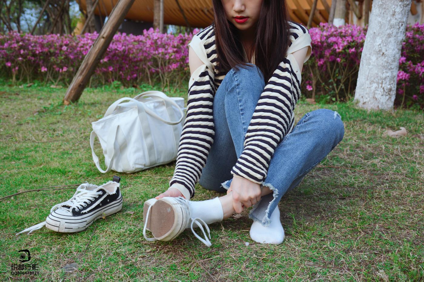 图片[52]-[织梦映像]NO.016 少女牛仔裤草地白袜[80P] – 速更版-美库