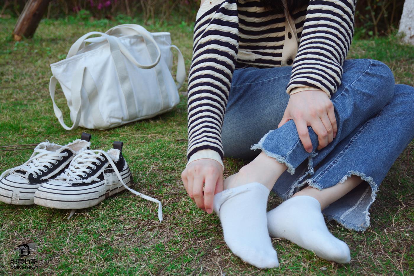 图片[56]-[织梦映像]NO.016 少女牛仔裤草地白袜[80P] – 速更版-美库