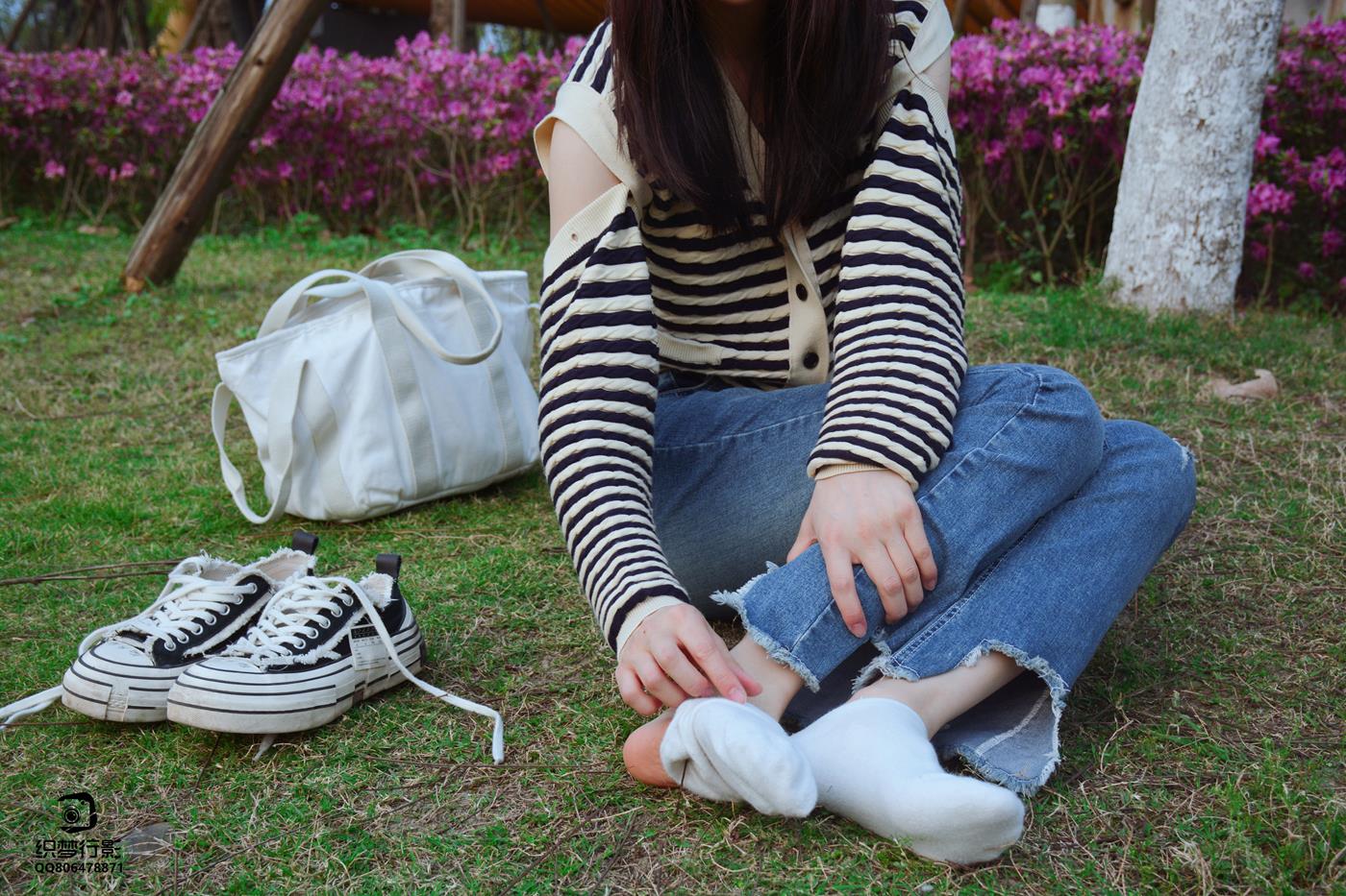 图片[58]-[织梦映像]NO.016 少女牛仔裤草地白袜[80P] – 速更版-美库