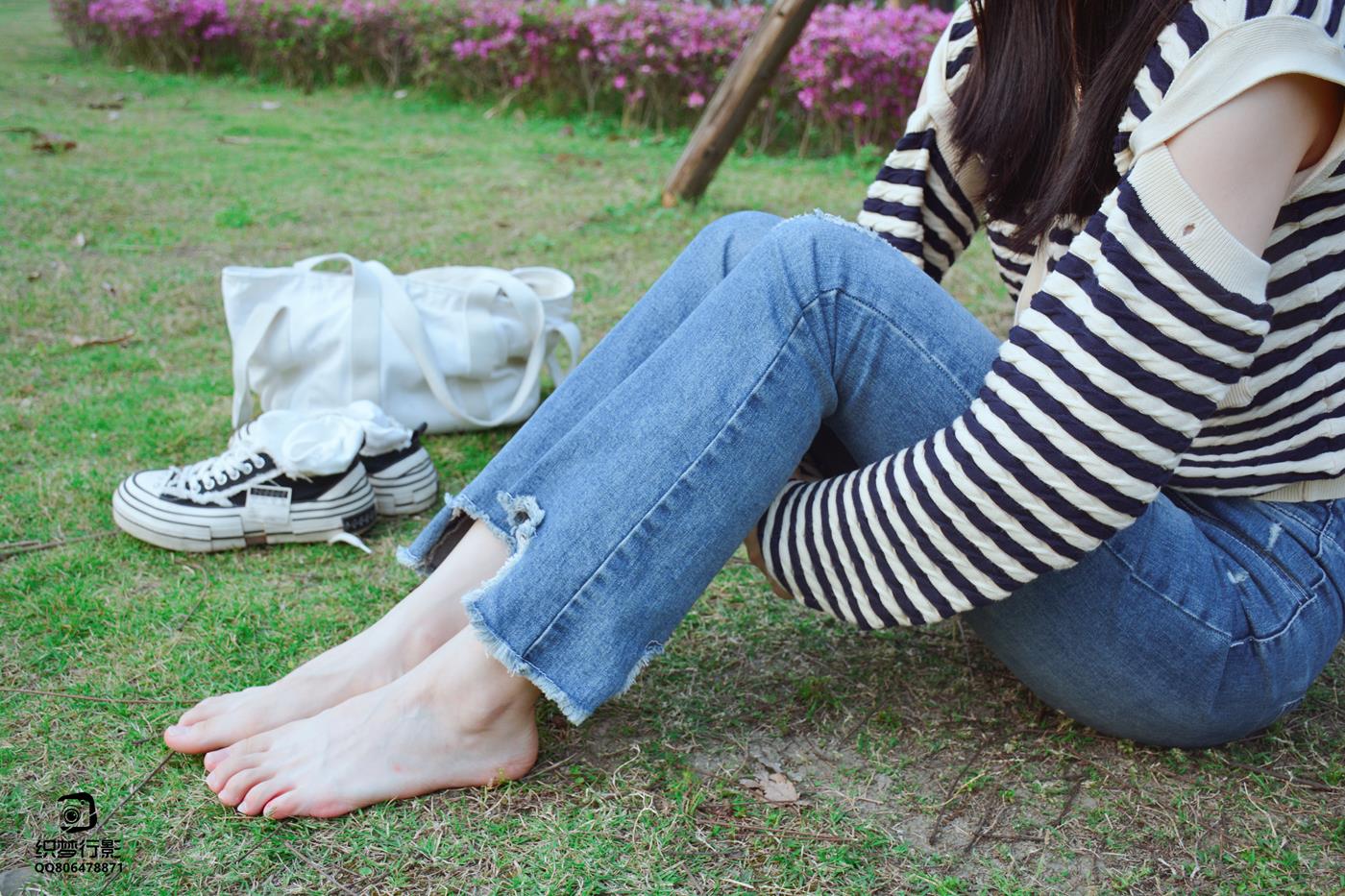 图片[65]-[织梦映像]NO.016 少女牛仔裤草地白袜[80P] – 速更版-美库