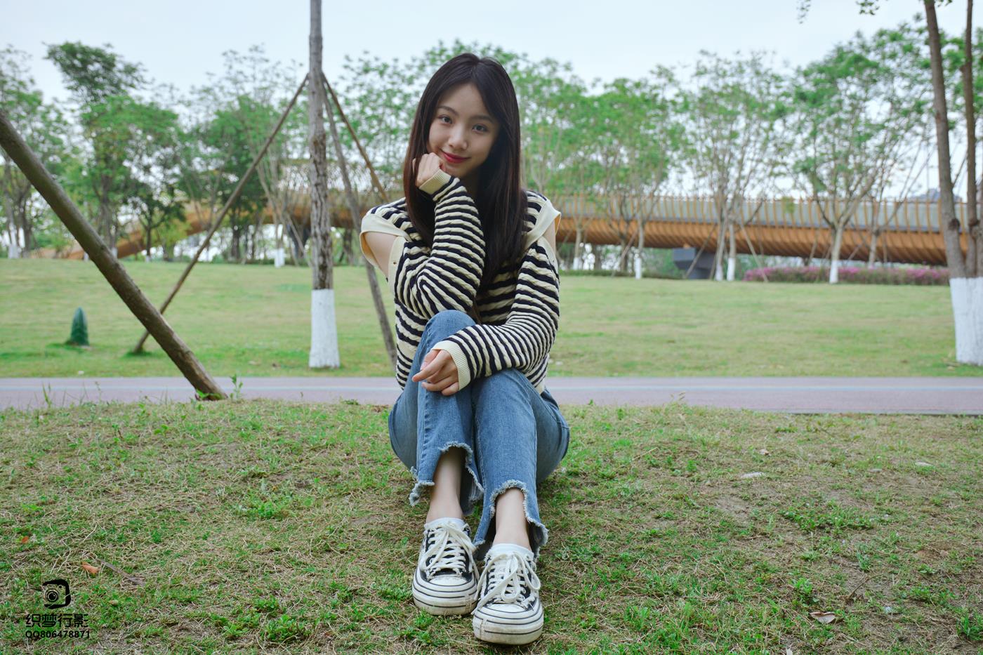 图片[73]-[织梦映像]NO.016 少女牛仔裤草地白袜[80P] – 速更版-美库