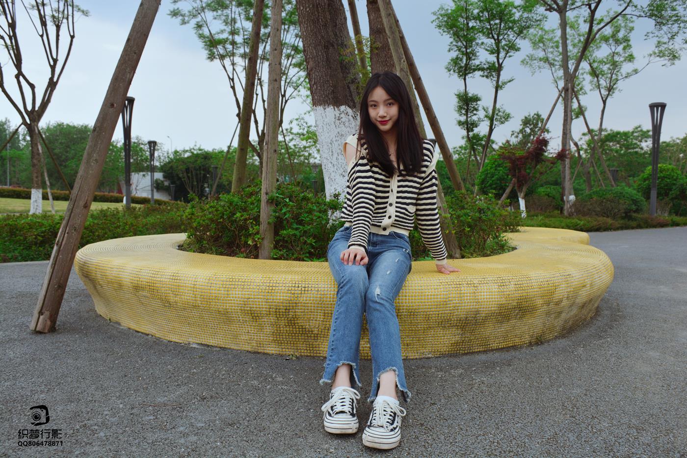 图片[81]-[织梦映像]NO.016 少女牛仔裤草地白袜[80P] – 速更版-美库