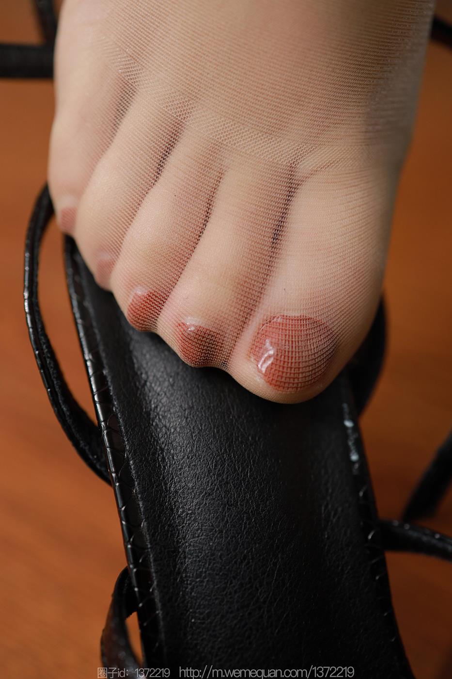 图片[31]-[IESS异思趣向] 2023.01.07 丝享家1322：婉萍《穿脱高跟鞋》[79P] – 速更版-美库