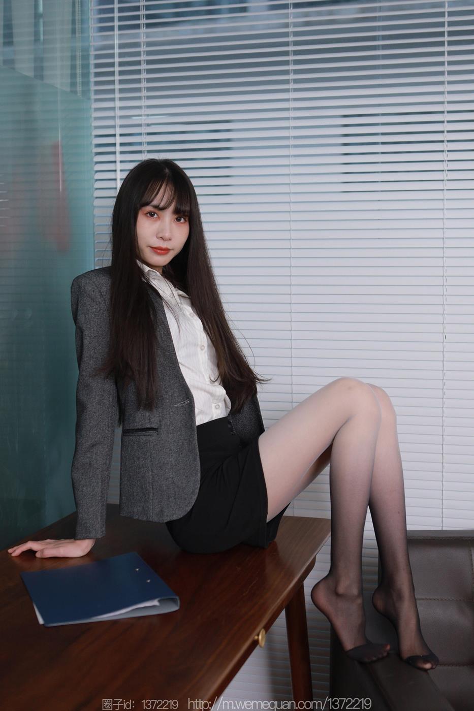 图片[35]-[IESS异思趣向] 2023.01.08 丝享家1323：团团《黑白渐变》[85P] – 速更版-美库