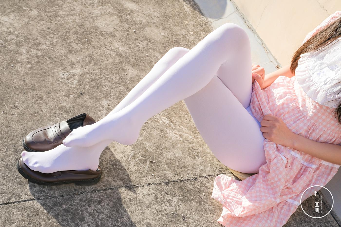 图片[25]-柴系小乖(稚乖画册) – 夜夜 天台粉裙[55P] – 速更版-美库